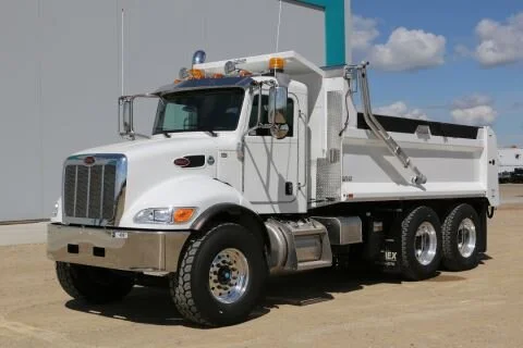 Tandem-axle dump truckGravel, sand, clay, fill, etc.Snow removal