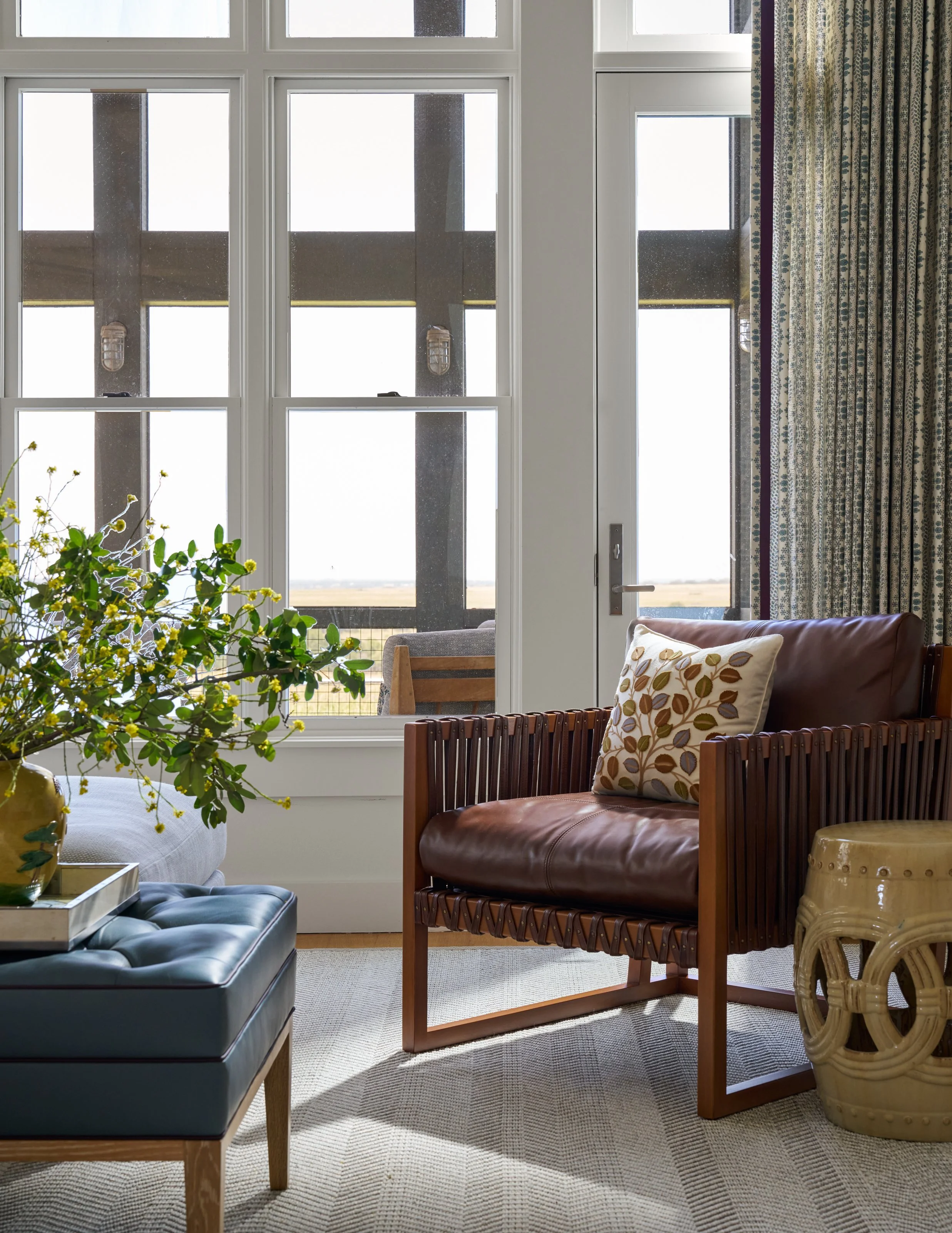 Custom_furnishing_design_with_leather_and_natural_fabrics.jpg