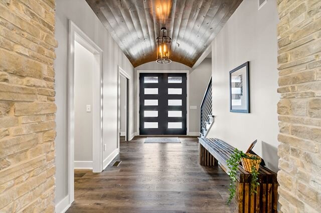 What an entryway! Check out that accent ceiling.⁠
#realestate⁠
#home⁠
#interiordesign⁠
#architecture⁠
#homesweethome⁠
#interior⁠
#house⁠
#photography⁠
#design⁠
#forsale⁠
#realestatephotography⁠
#realestatephotographer⁠
#interiorphotography⁠
#homedesi