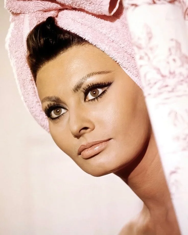 Sophia Loren, a #takecareclub icon 🎀