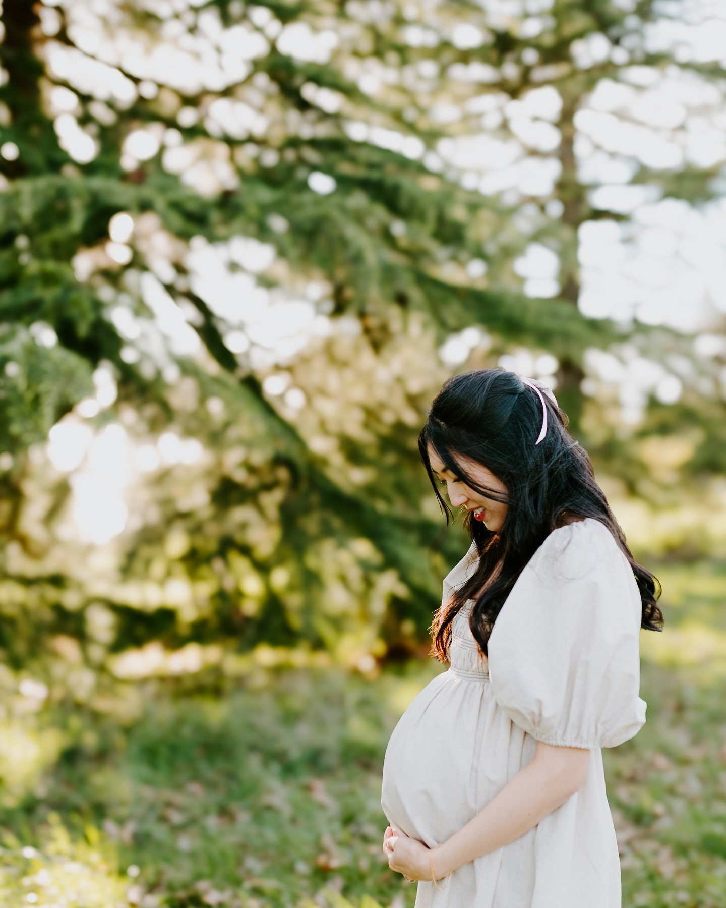 Such a beautiful prego mama 🤍

#maternityphotography 
#seattlefamilyphotographer