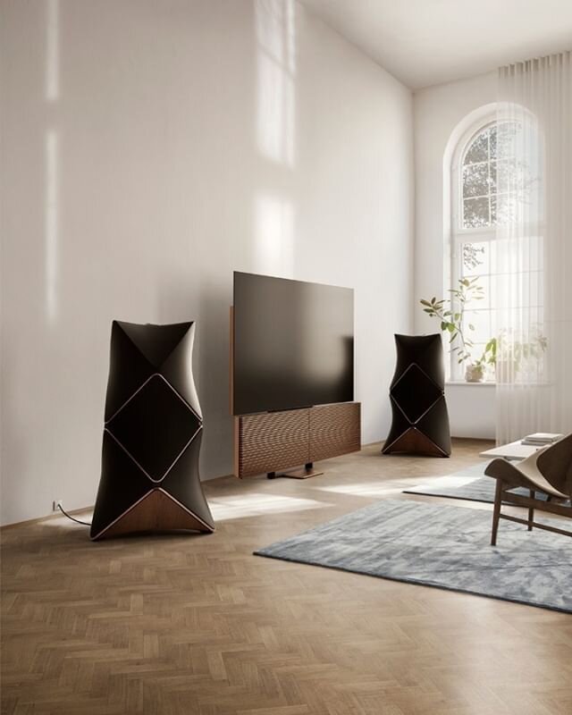 Det danske lyd og bilde selskapet Bang &amp; Olufsen har siden 1928 kombinert enestående lyd og bilde med et tidl&oslash;st skandinavisk design. Med Bang &amp; Olufsen er det ingen kompromisser. Kom innom Showroomet på Studio Sk&oslash;i for en hyg