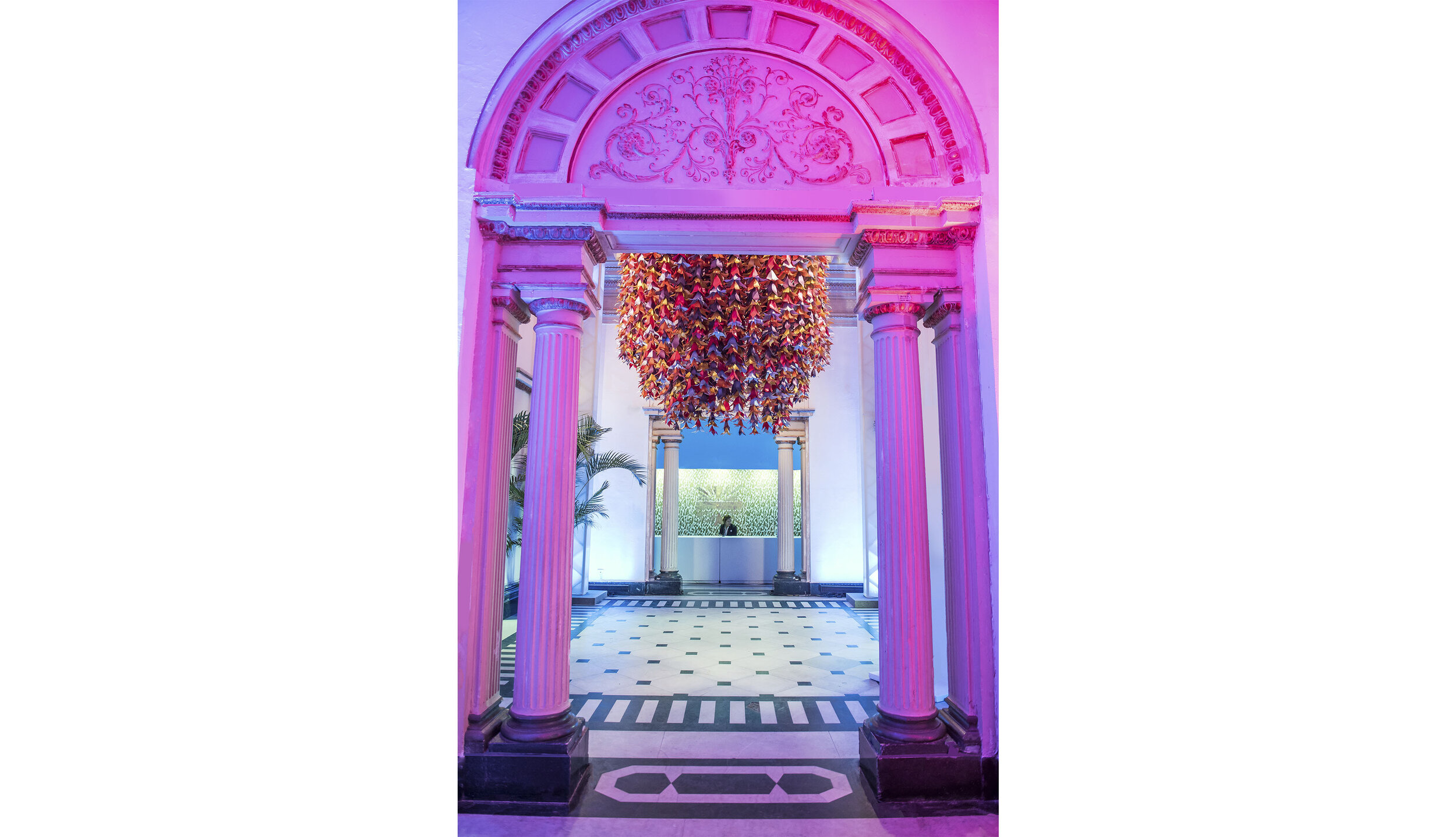 5-olympics-zoebradleydesign-paper-installation-chandelier-teamgb-british-artist.jpg