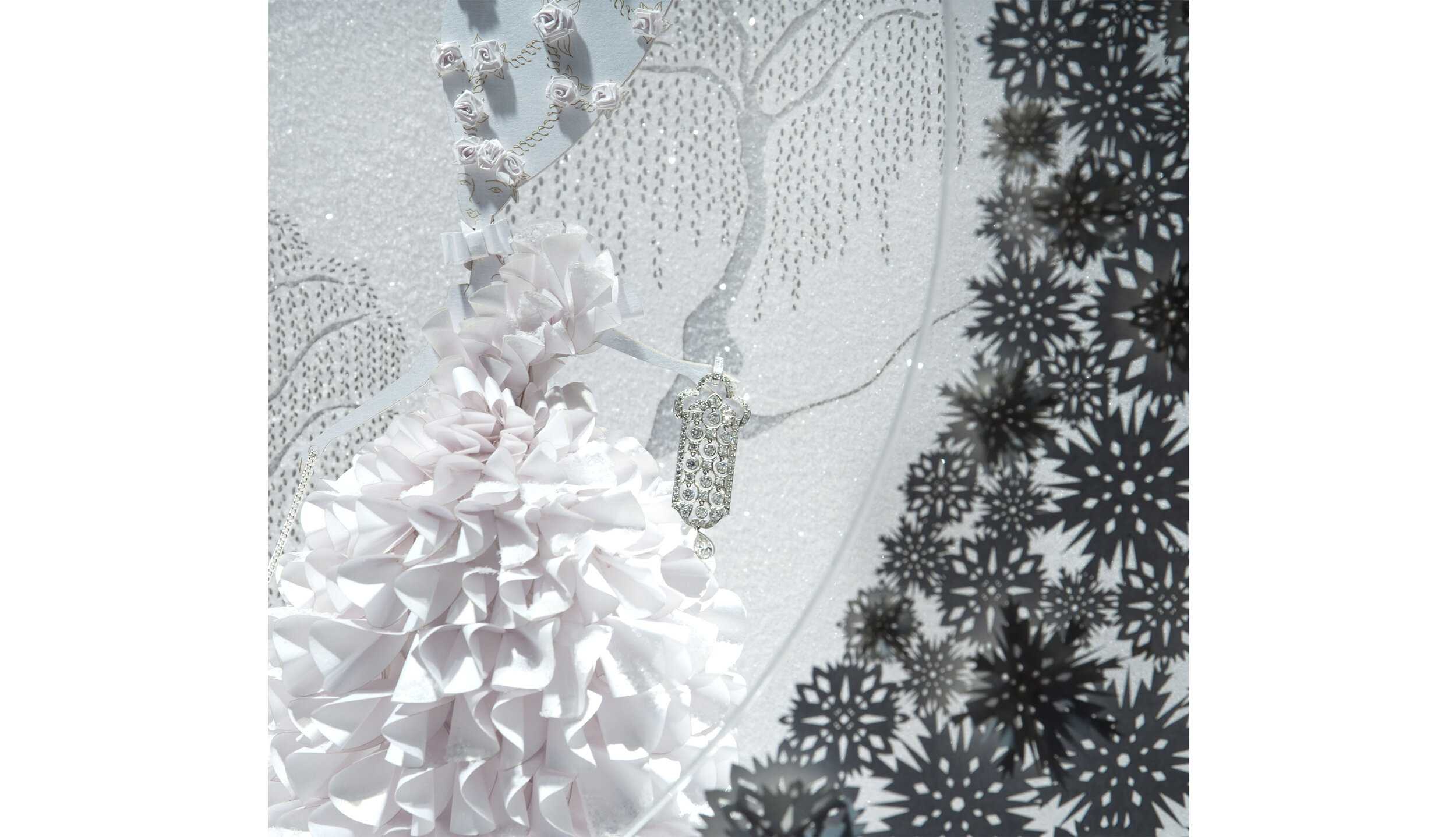 tiffany-window-zoebradley-paper-couture-dress-paperart-design-magazine1.jpg