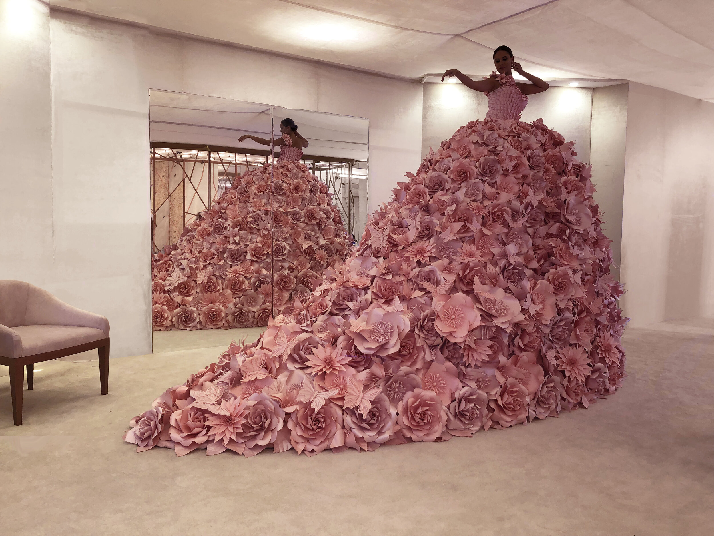Capadia Designs: Paper Roses (and fabulous dresses....)