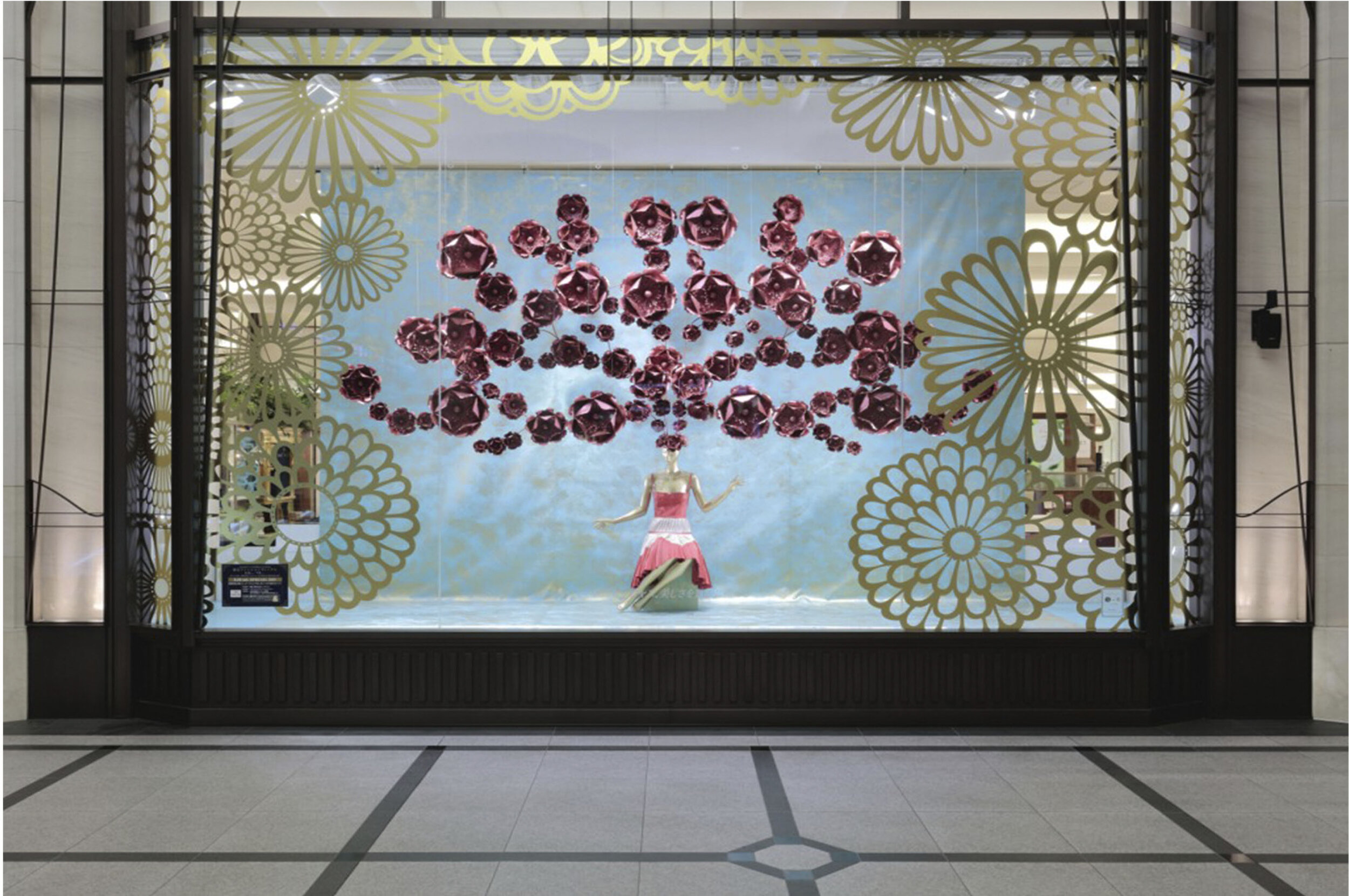 hankyu-window-display-zoebradleydesign-paperdress-fahsion-paper-art-5.jpg