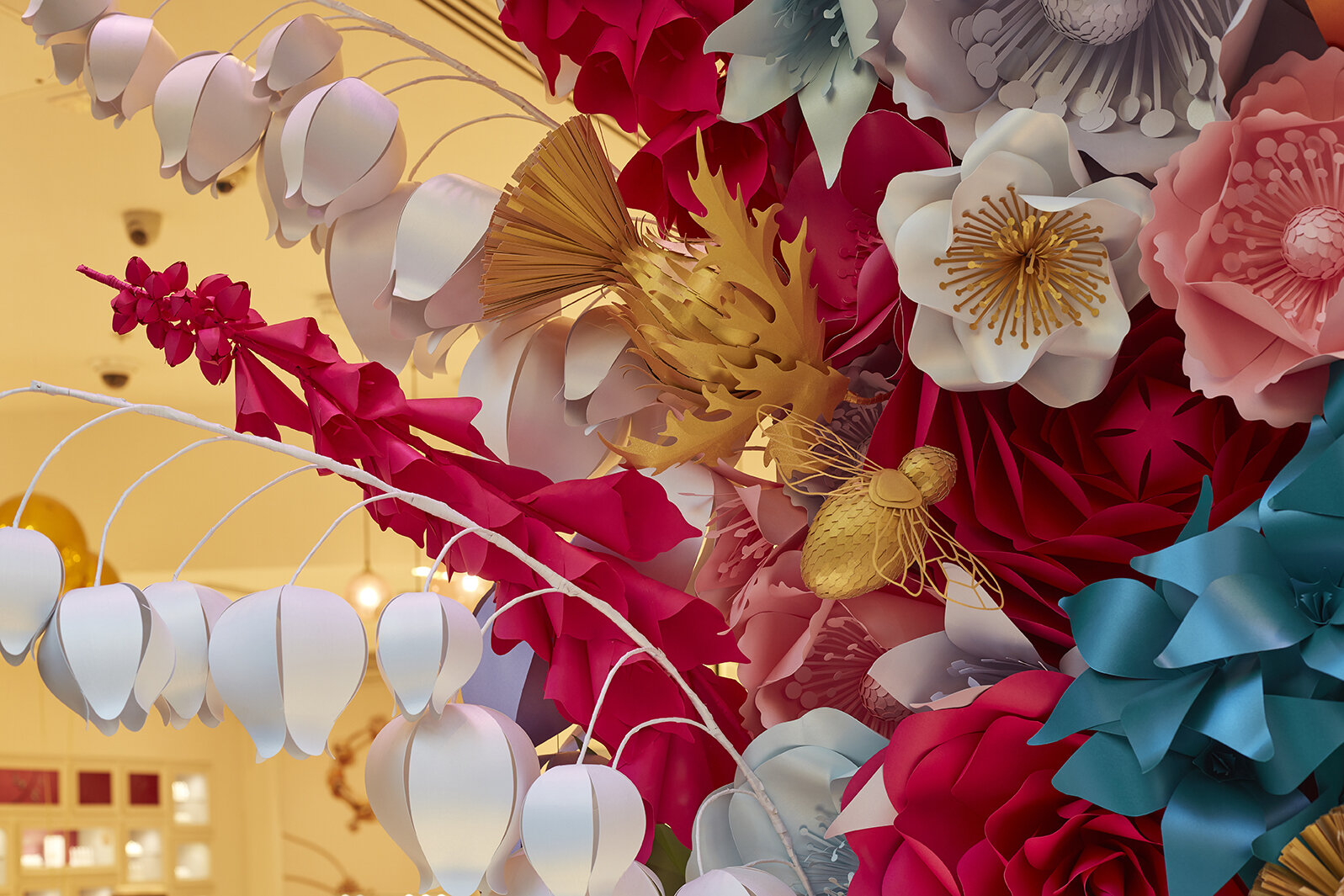 zoebradley-paper-art-artist-design-advertising-paperflowers-sculpture.jpg