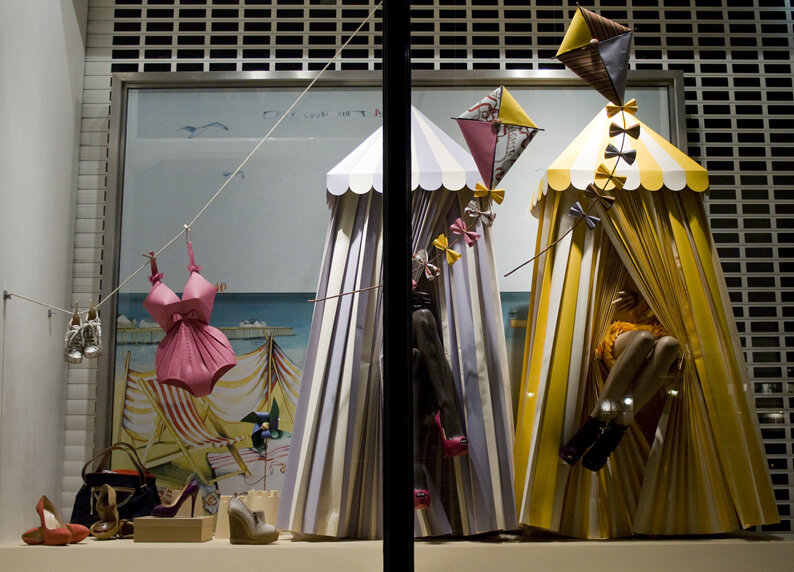 zoe-bradley-louboutin-window-display-paper-art-couture-5.jpg