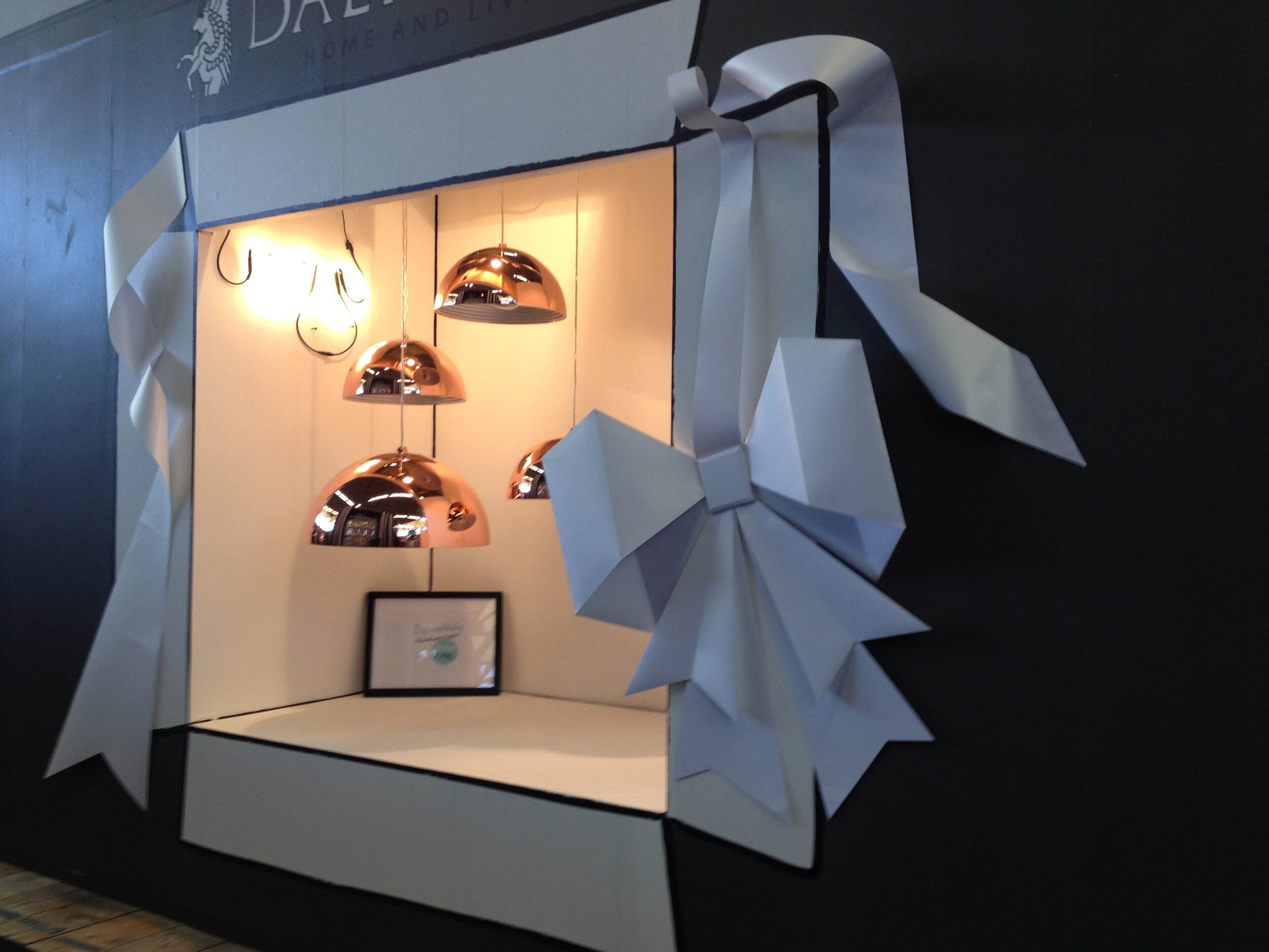 zoe-bradley-giant-paper-bow-window-display-dalani-paper-art.JPG