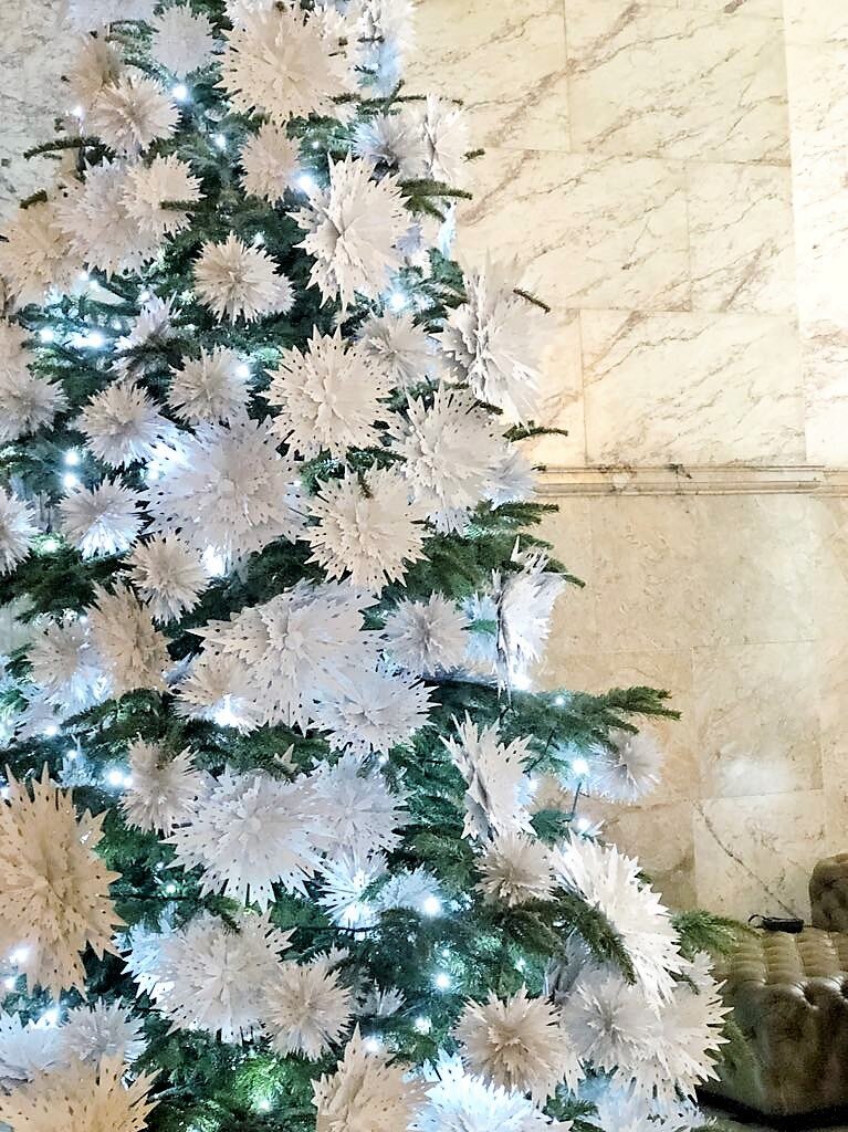 london-edition-hotel-christmas-tree-2018-3.jpg