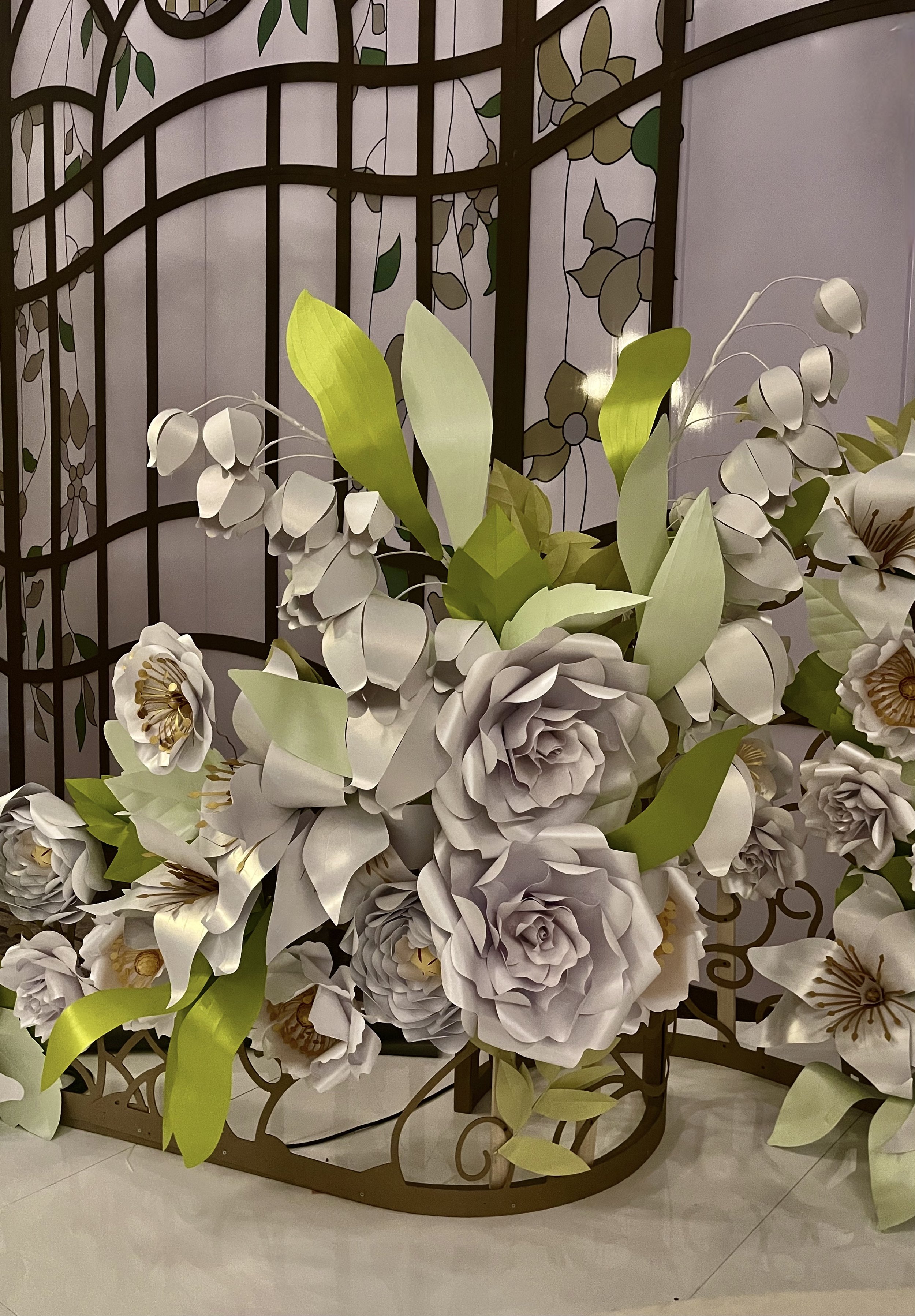 zoe-bradley-paper-wedding-stallation-qatar-doha-flowers-spring-4.jpeg