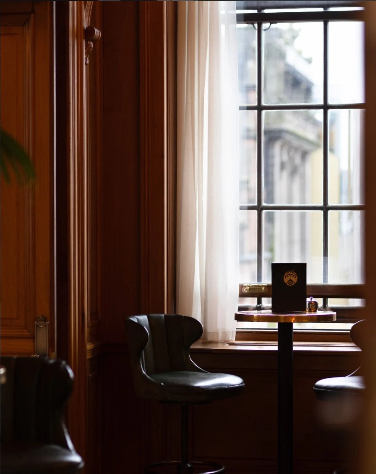 From early mornings to relaxed evenings, our doors are open throughout the day.

Join us from 7am until 10pm, whether it is breakfast to start the morning, afternoon tea with friends, or cocktails as the day winds down.

Any time feels like the right