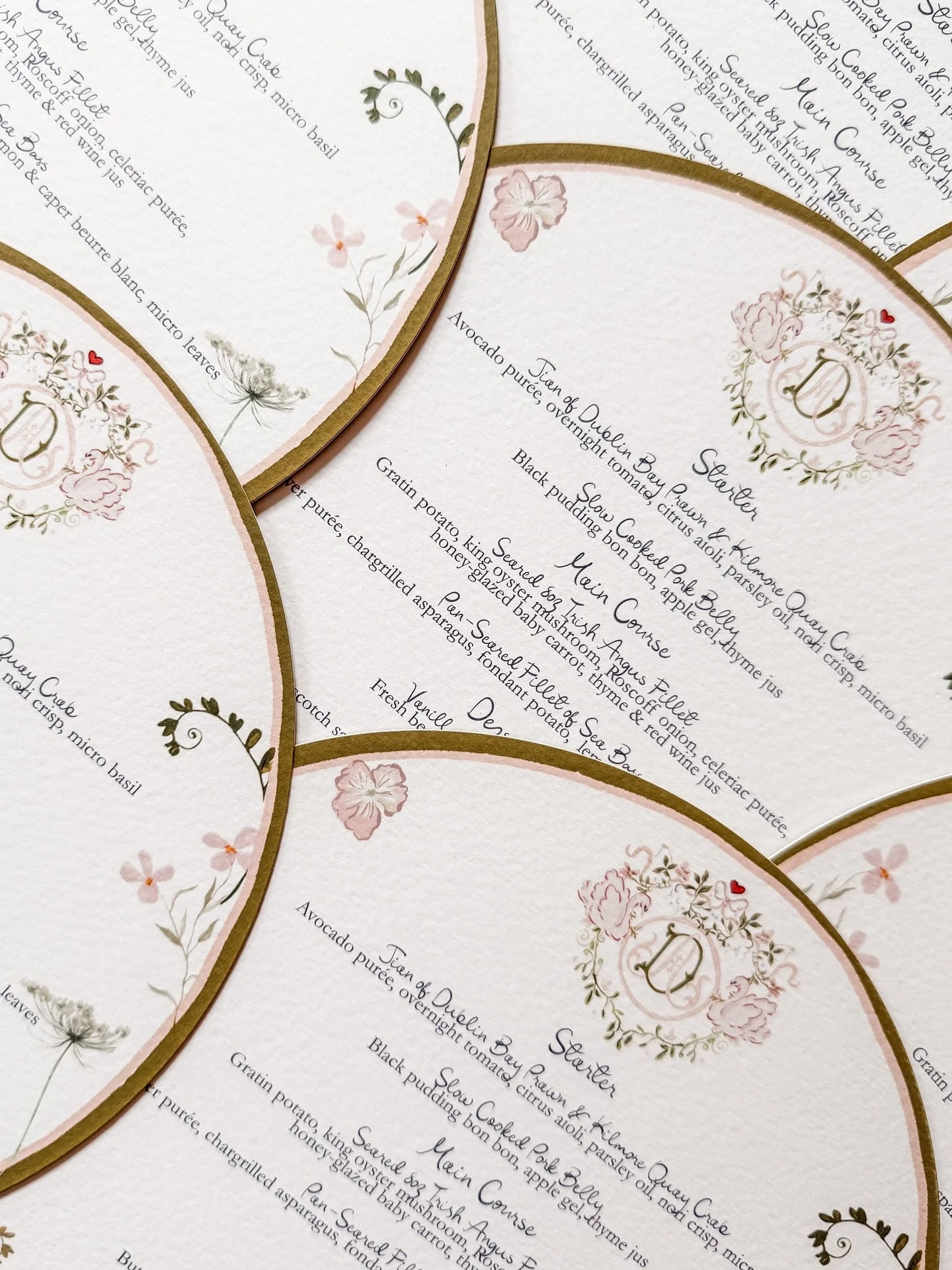 &hearts;️ Annie &amp; Dylan &hearts;️
Double sided diecut round menus with bespoke watercolour flowers, featuring the couples monogram. 

@gotchacovereddublin