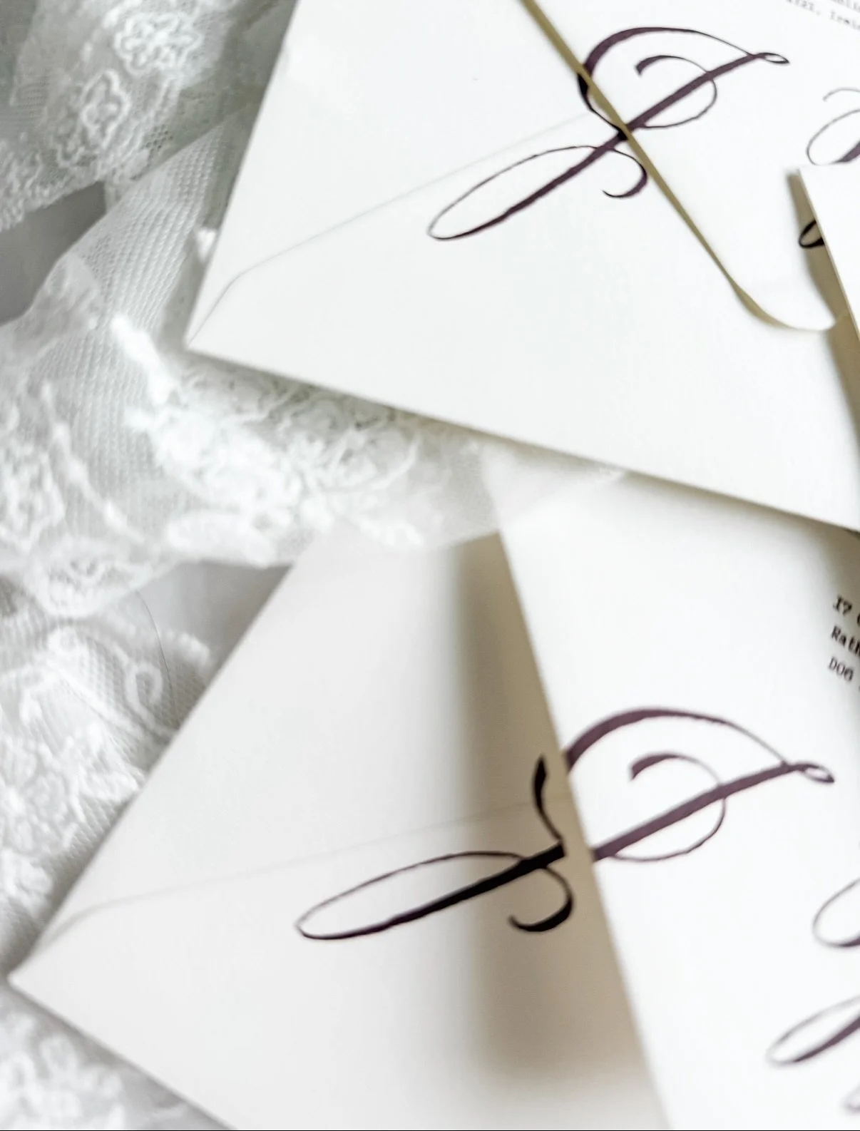 ✨ Such an exciting milestone. One of my bespoke stationery designs for Jane and William has been featured on the illustrious @thewed.

As a mostly solo run studio, with help from my lovely husband Mark, ( most of it against his will 😅) it means so m