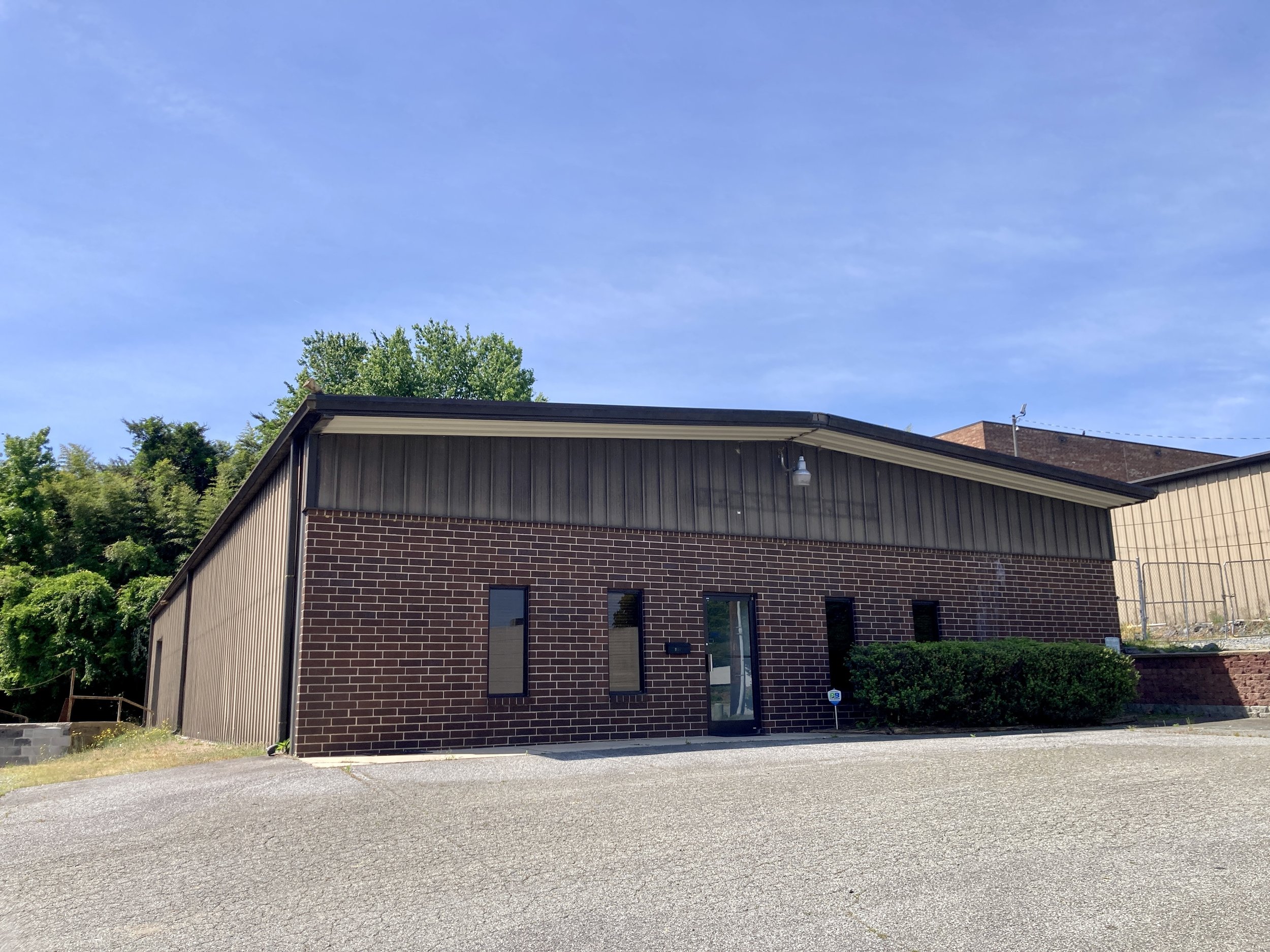 Warehouse For Lease in Greensboro, NC