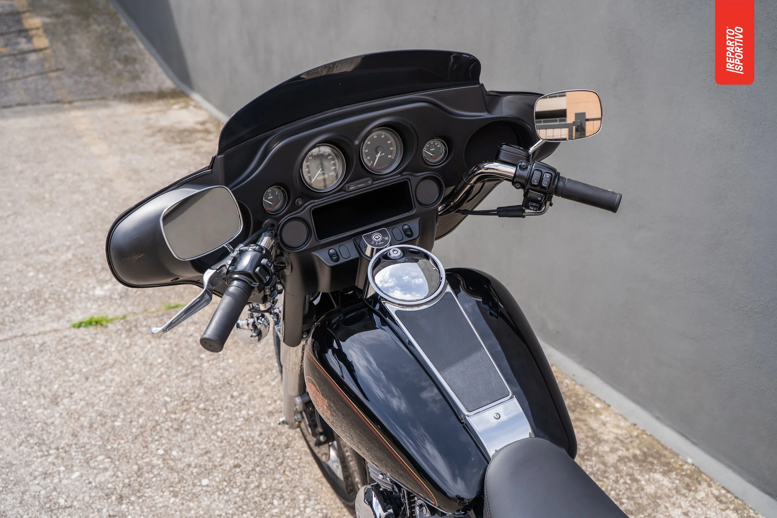 ELECTRA_GLIDE_06.jpg
