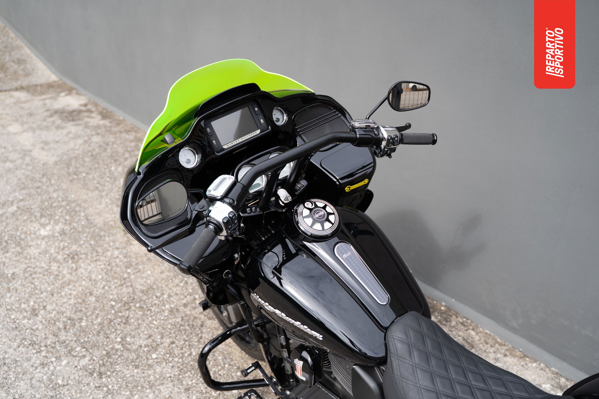 ROAD_GLIDE_SPECIAL_06.jpg