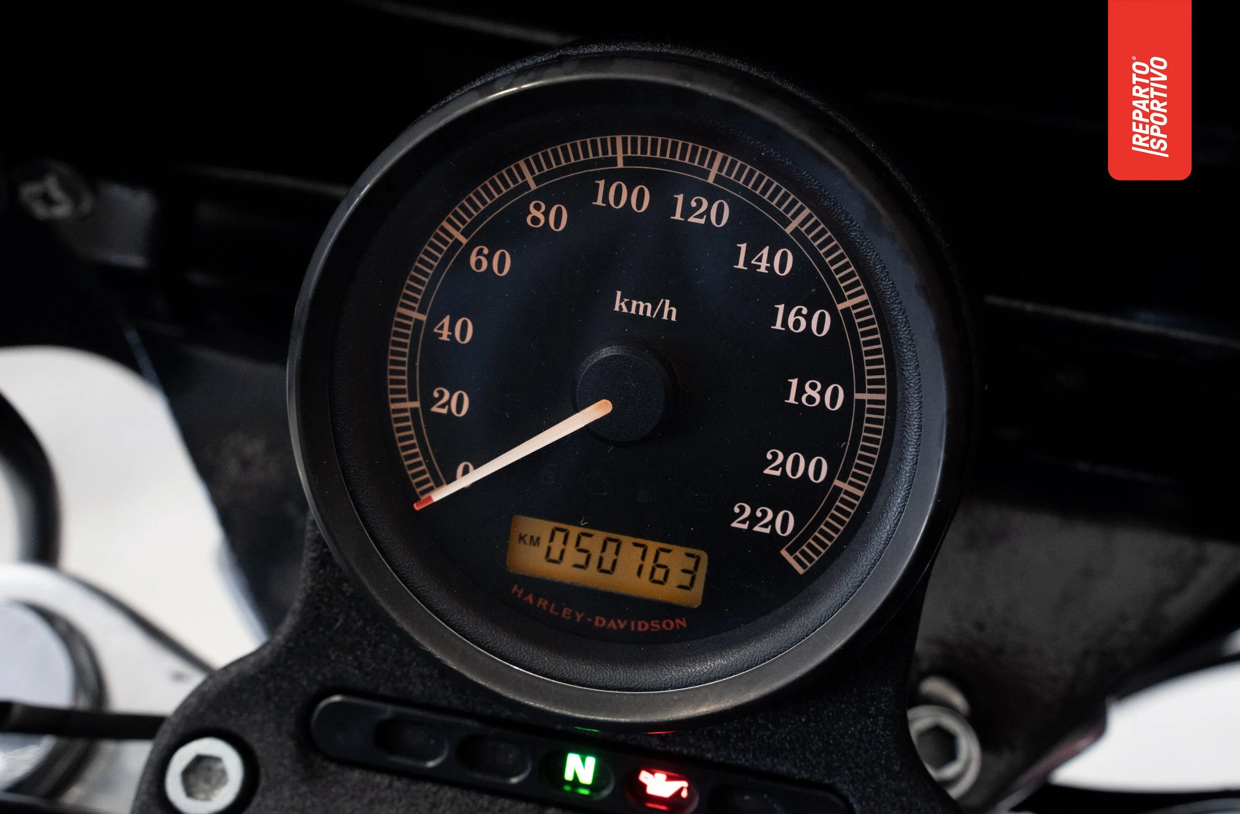 SPORTSTER_06.jpg