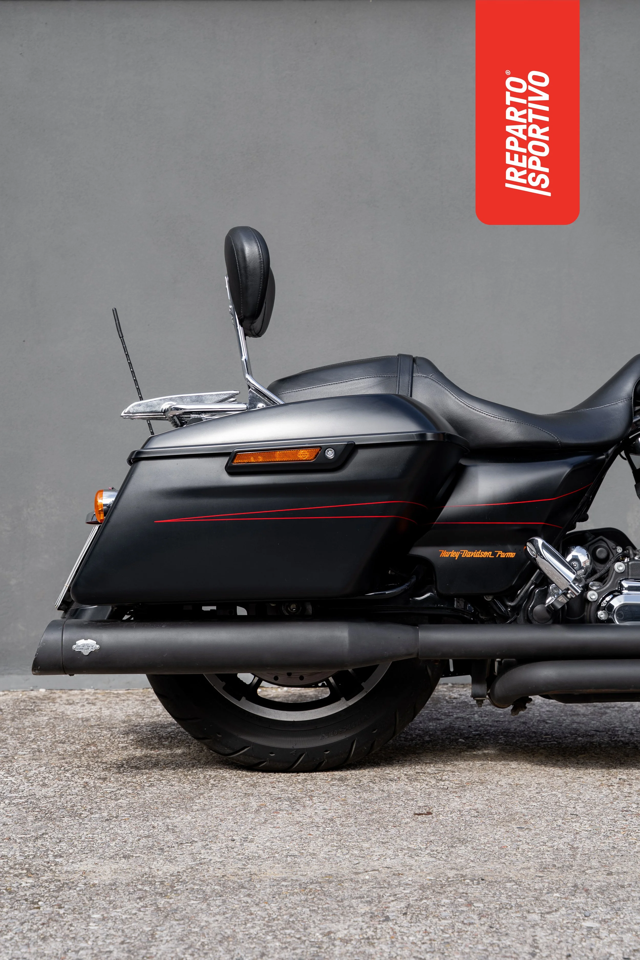 ROAD_GLIDE_02.jpg