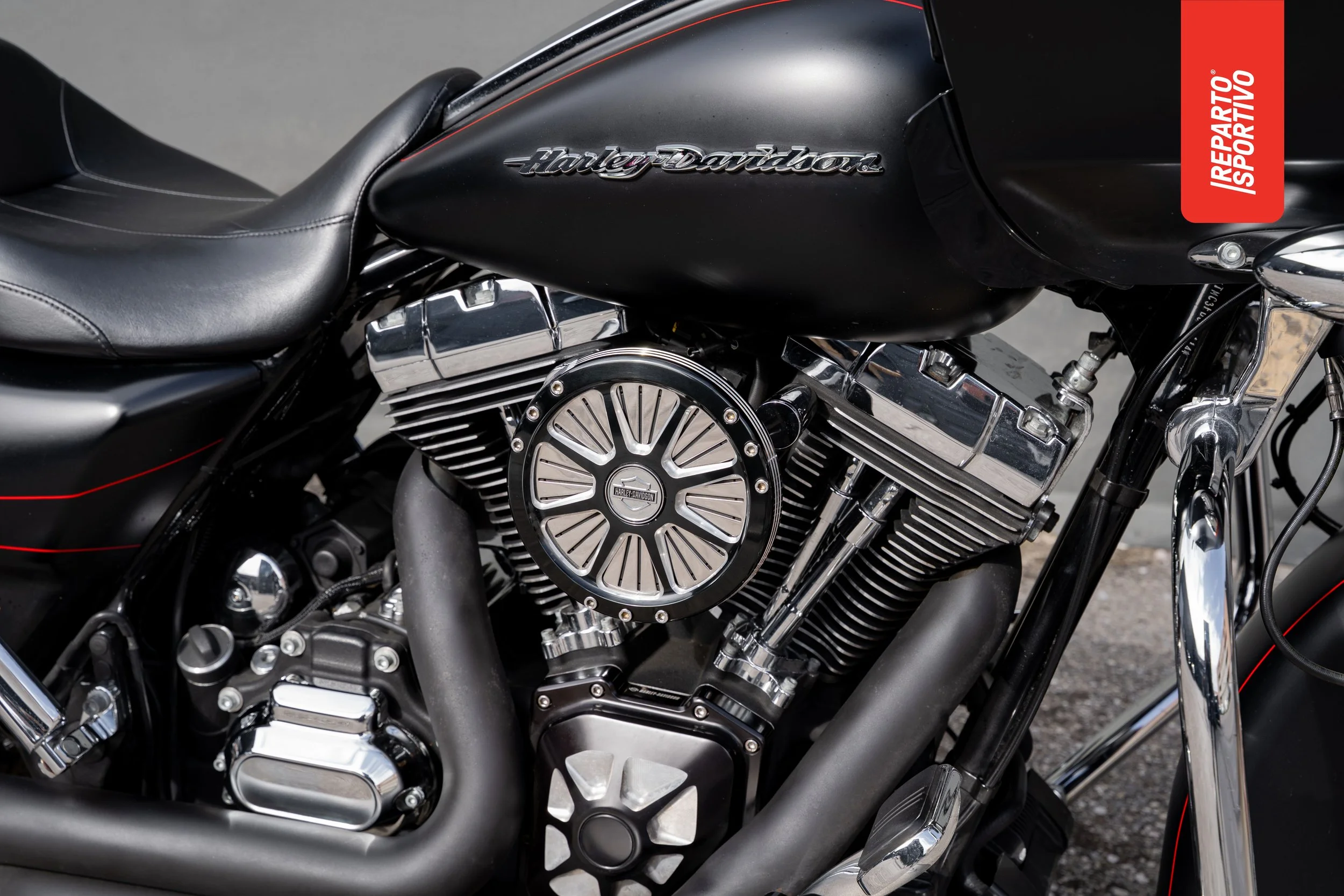 ROAD_GLIDE_09.jpg