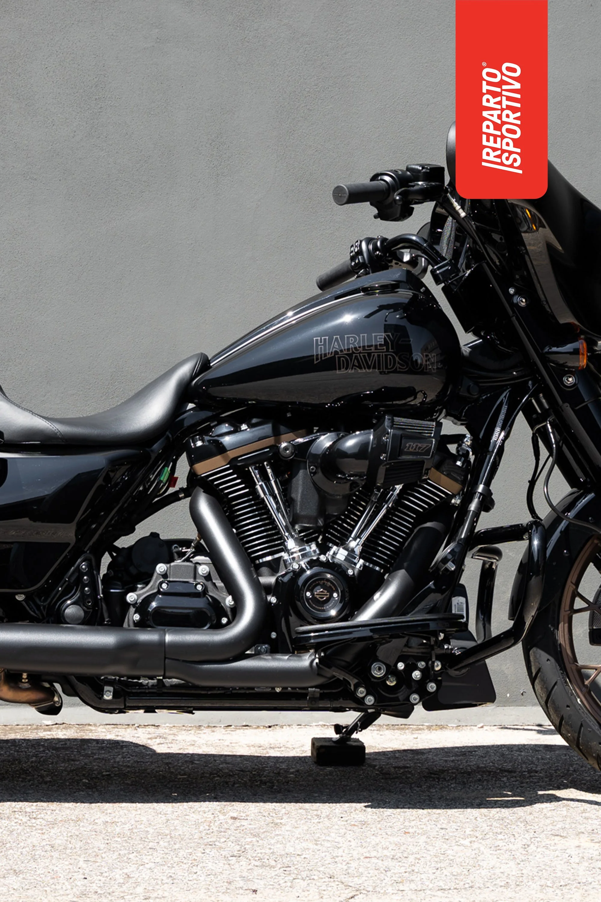 STREET_GLIDE_03.jpg
