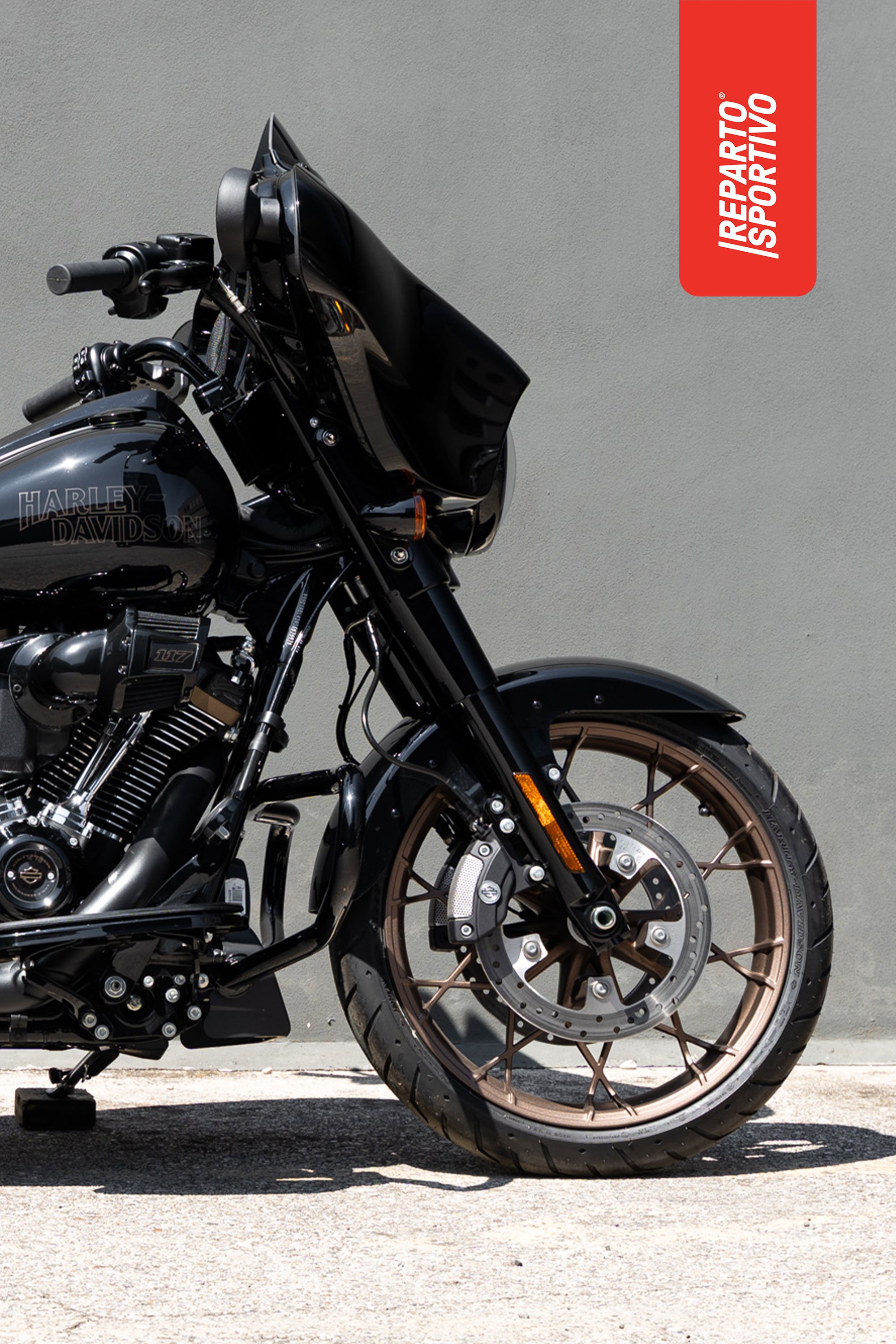 STREET_GLIDE_04.jpg