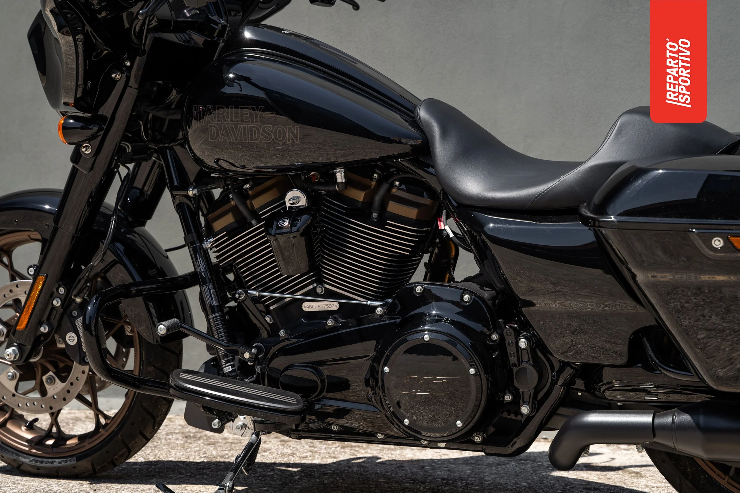 STREET_GLIDE_16.jpg