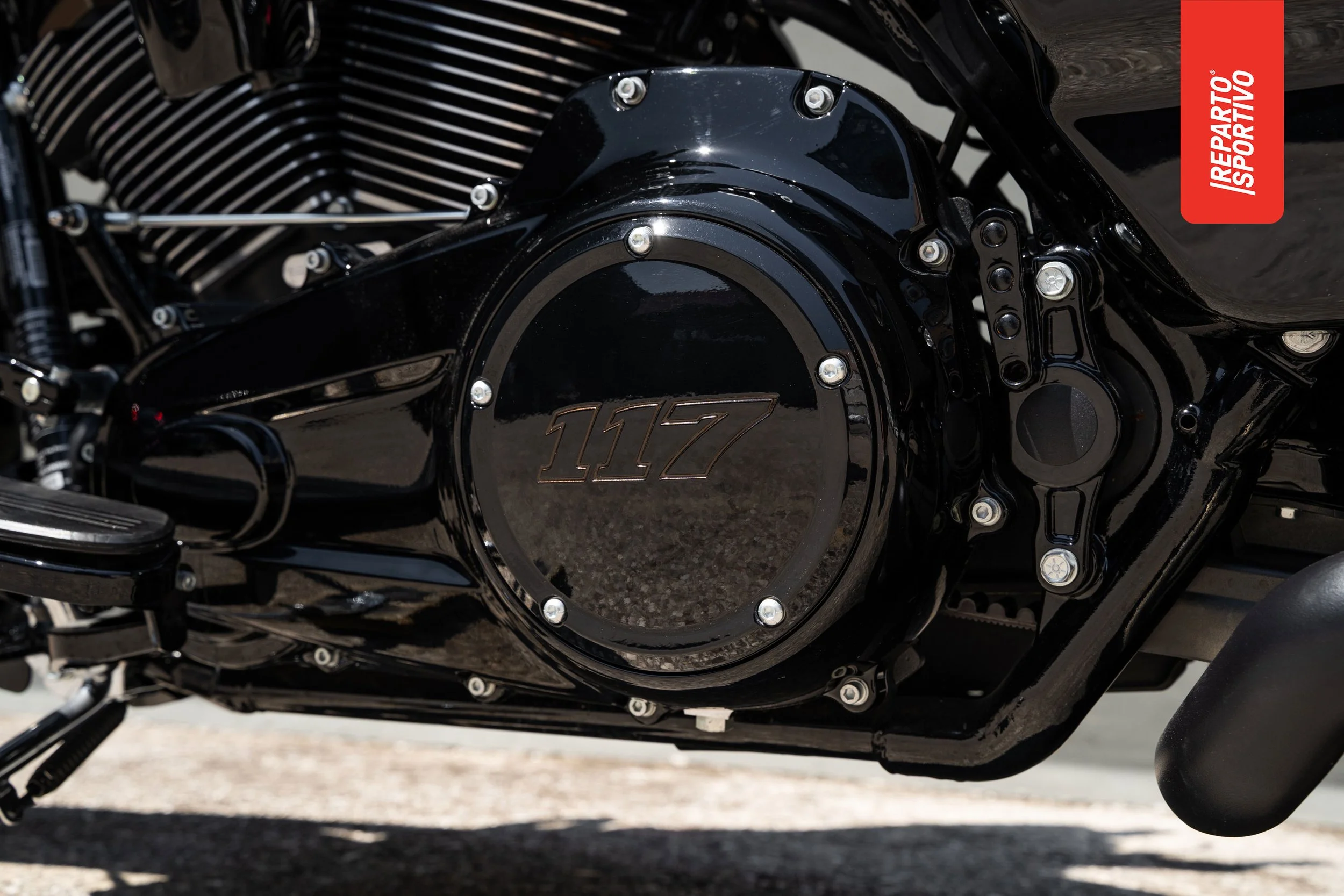 STREET_GLIDE_18.jpg
