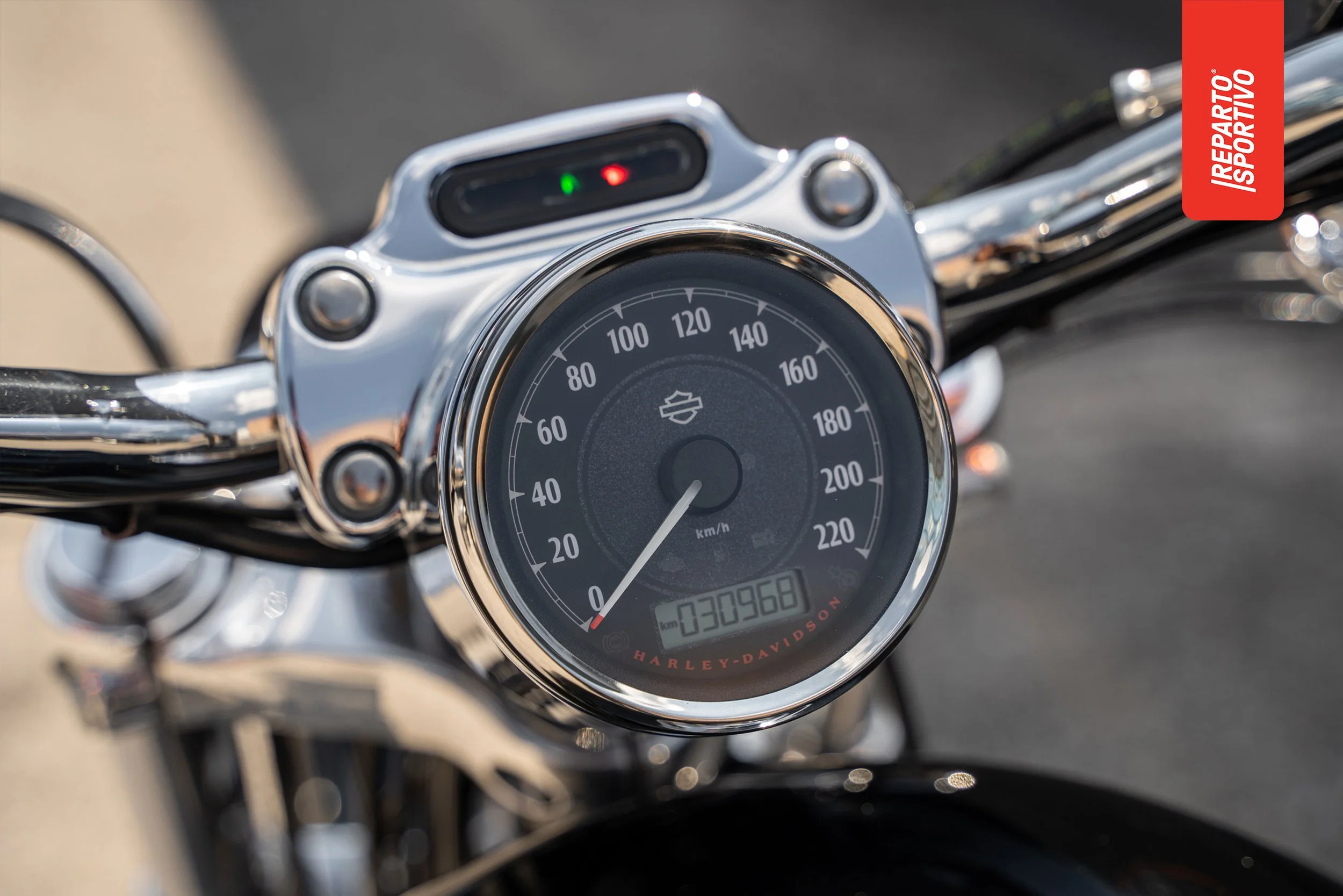 SPORTSTER_09.jpg