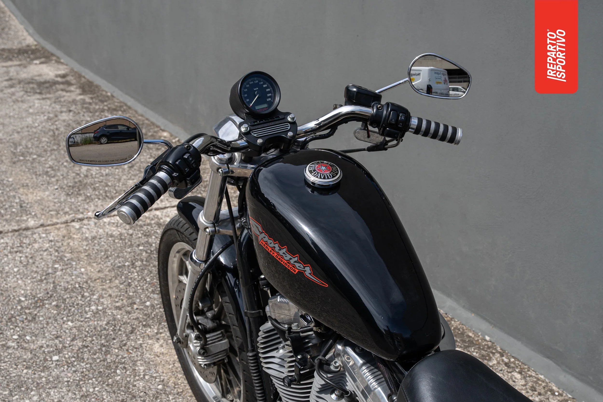 SPORTSTER_06.jpg