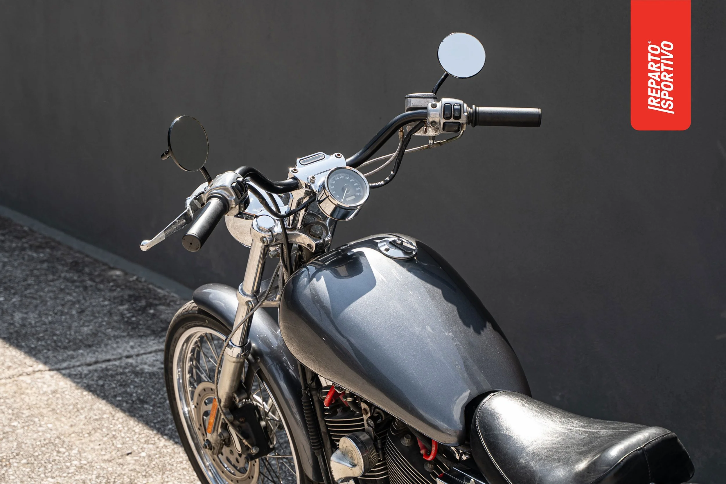 SPORTSTER_06.jpg