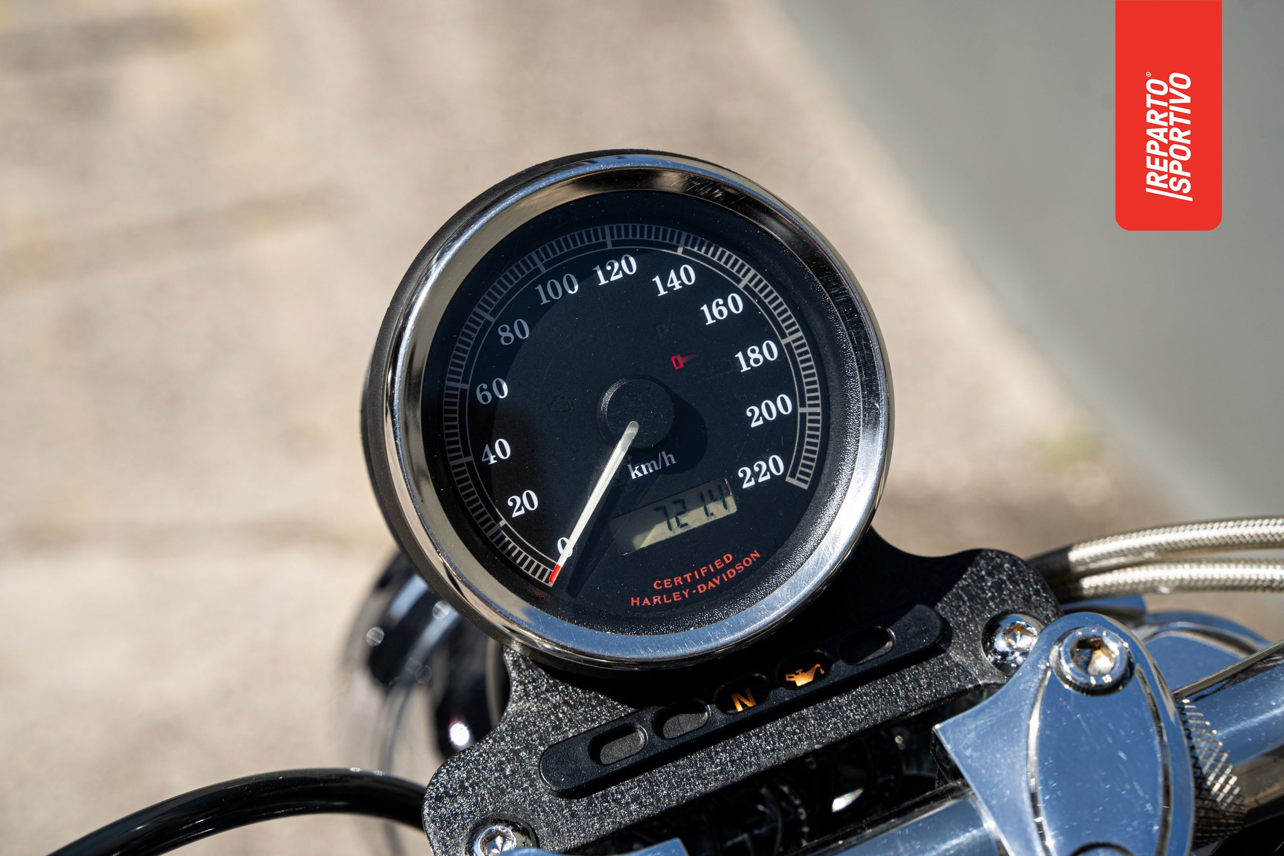 SPORTSTER_07.jpg