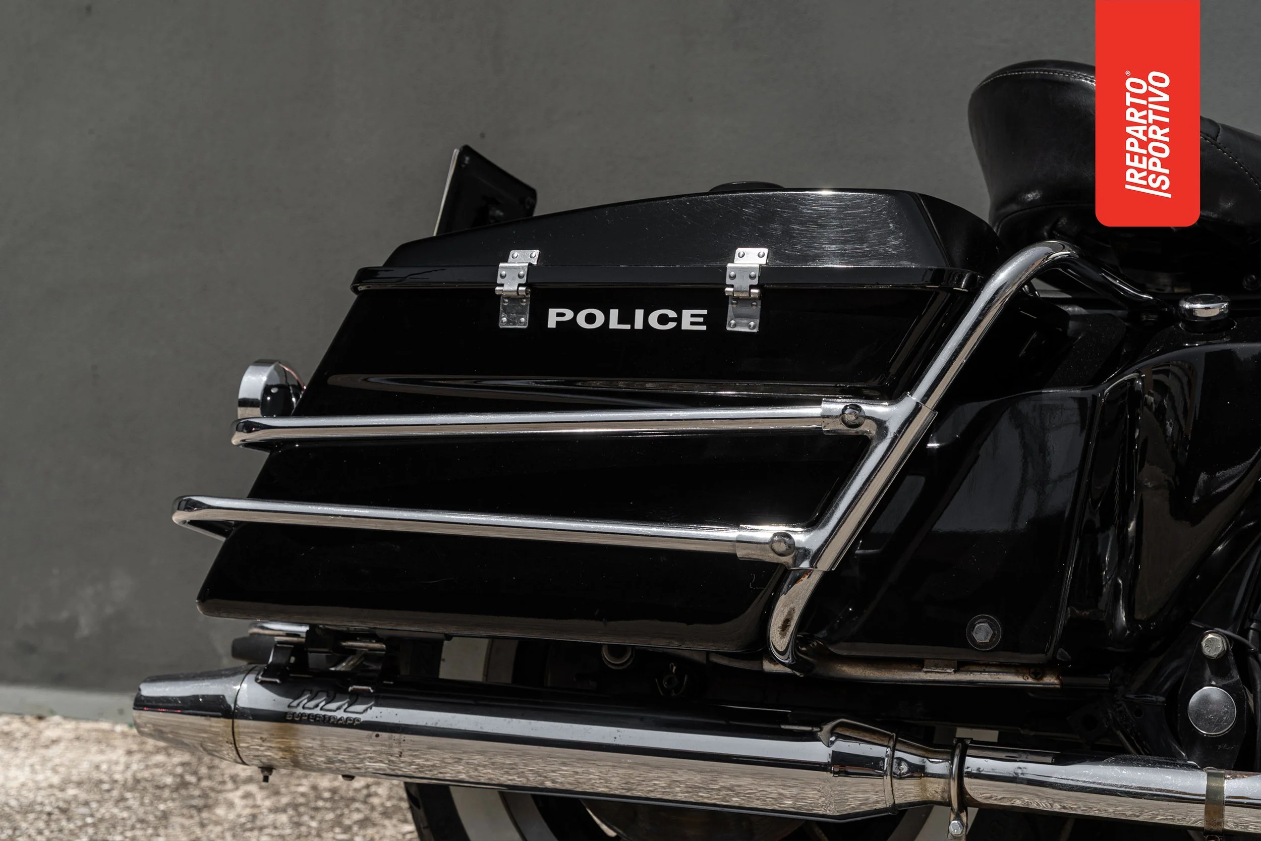 ELECTRA_POLICE_09.jpg