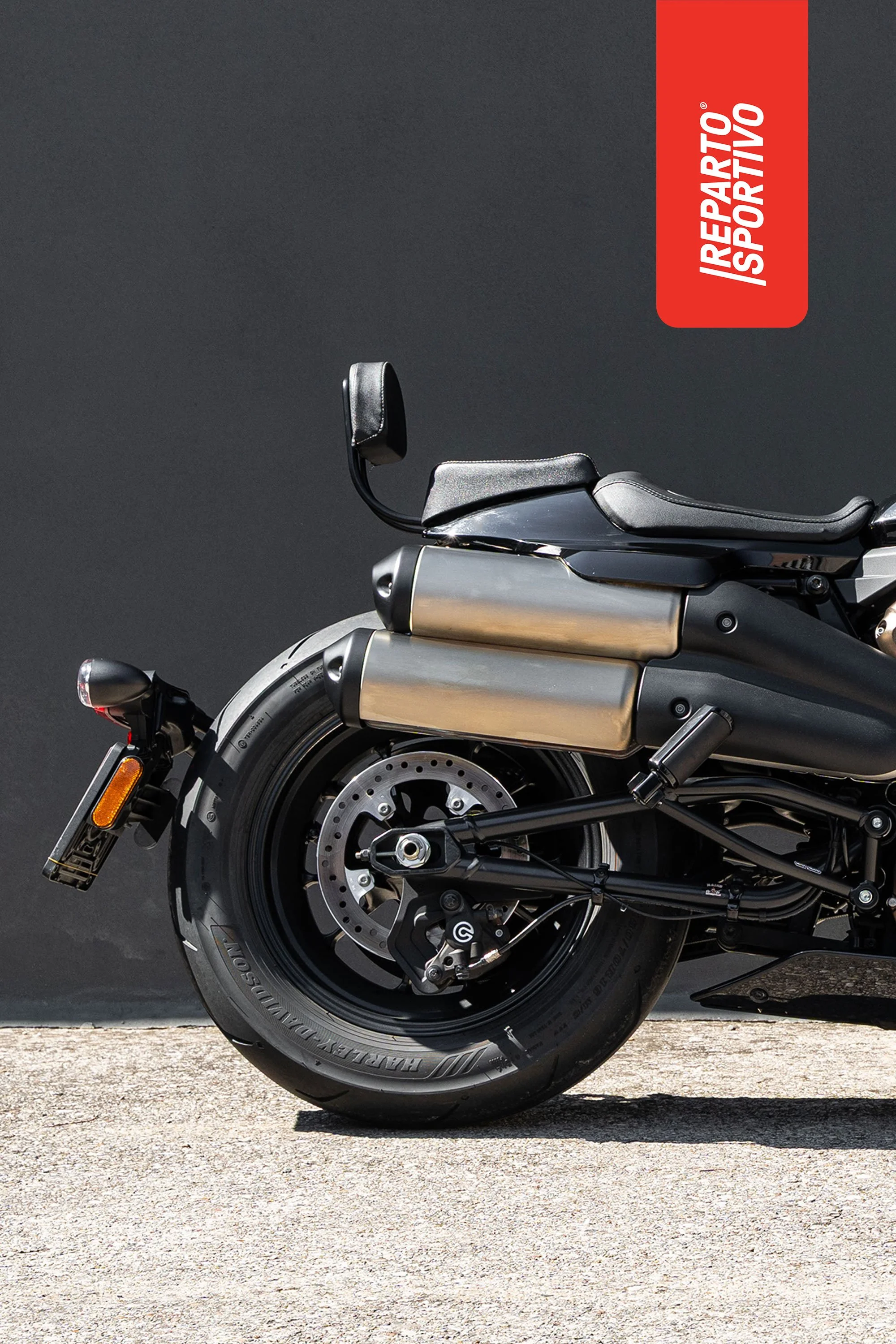SPORTSTER_02.jpg