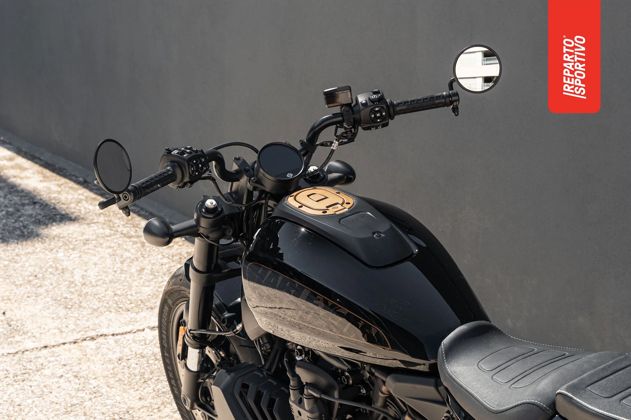 SPORTSTER_06.jpg