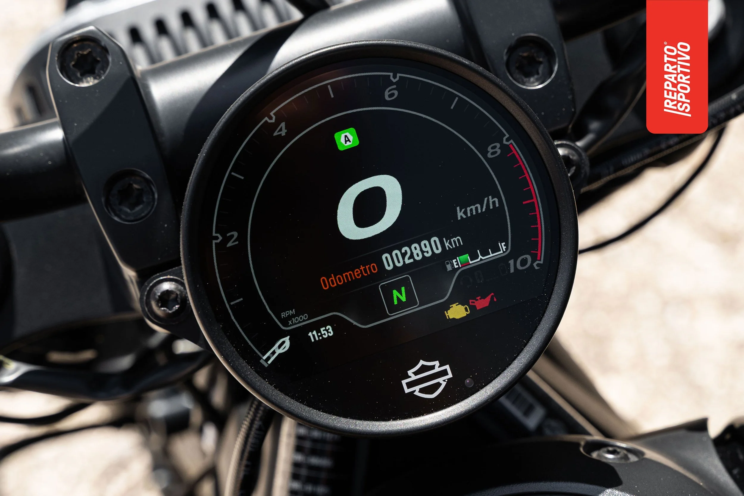 SPORTSTER_07.jpg