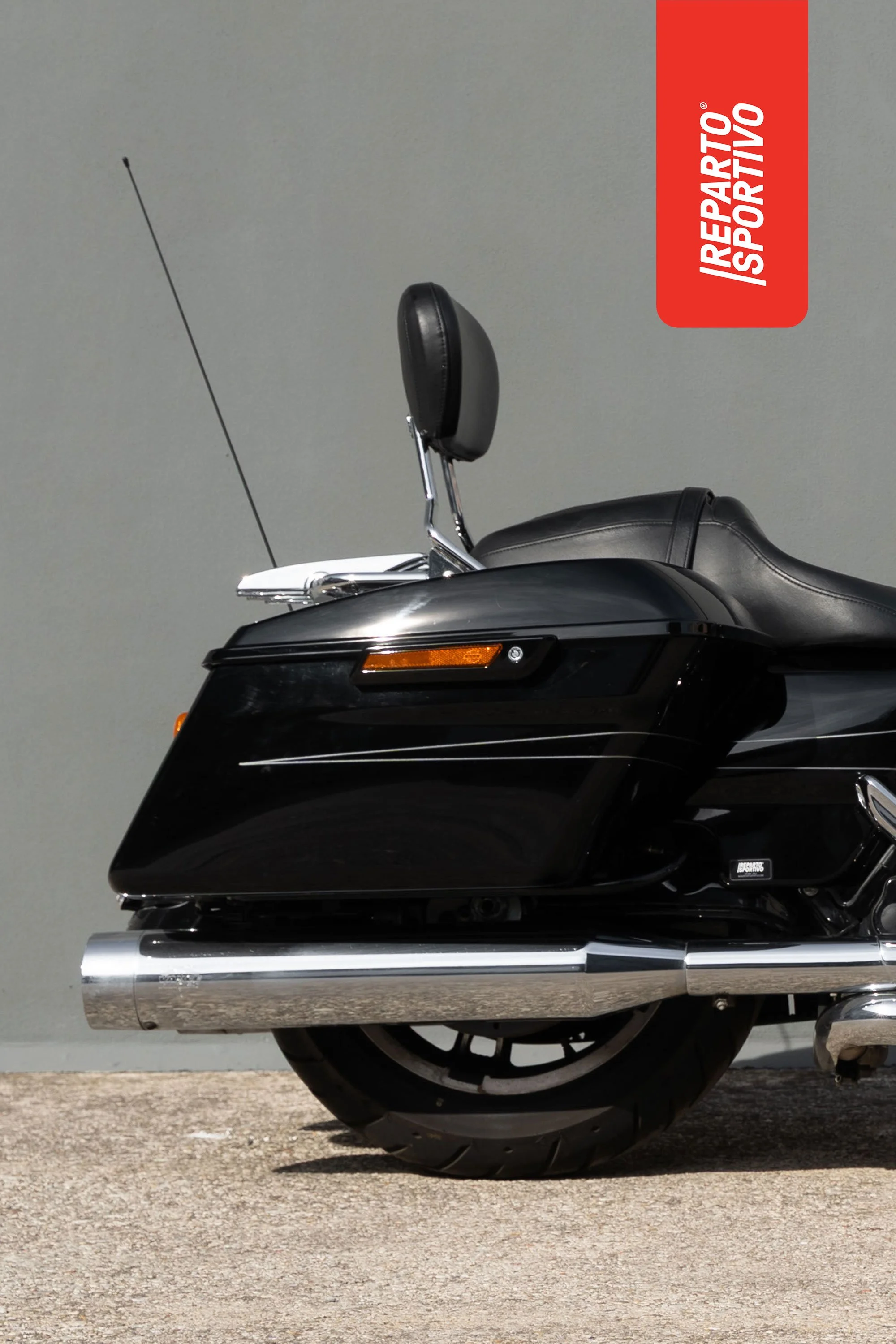 ROAD_GLIDE_02.jpg