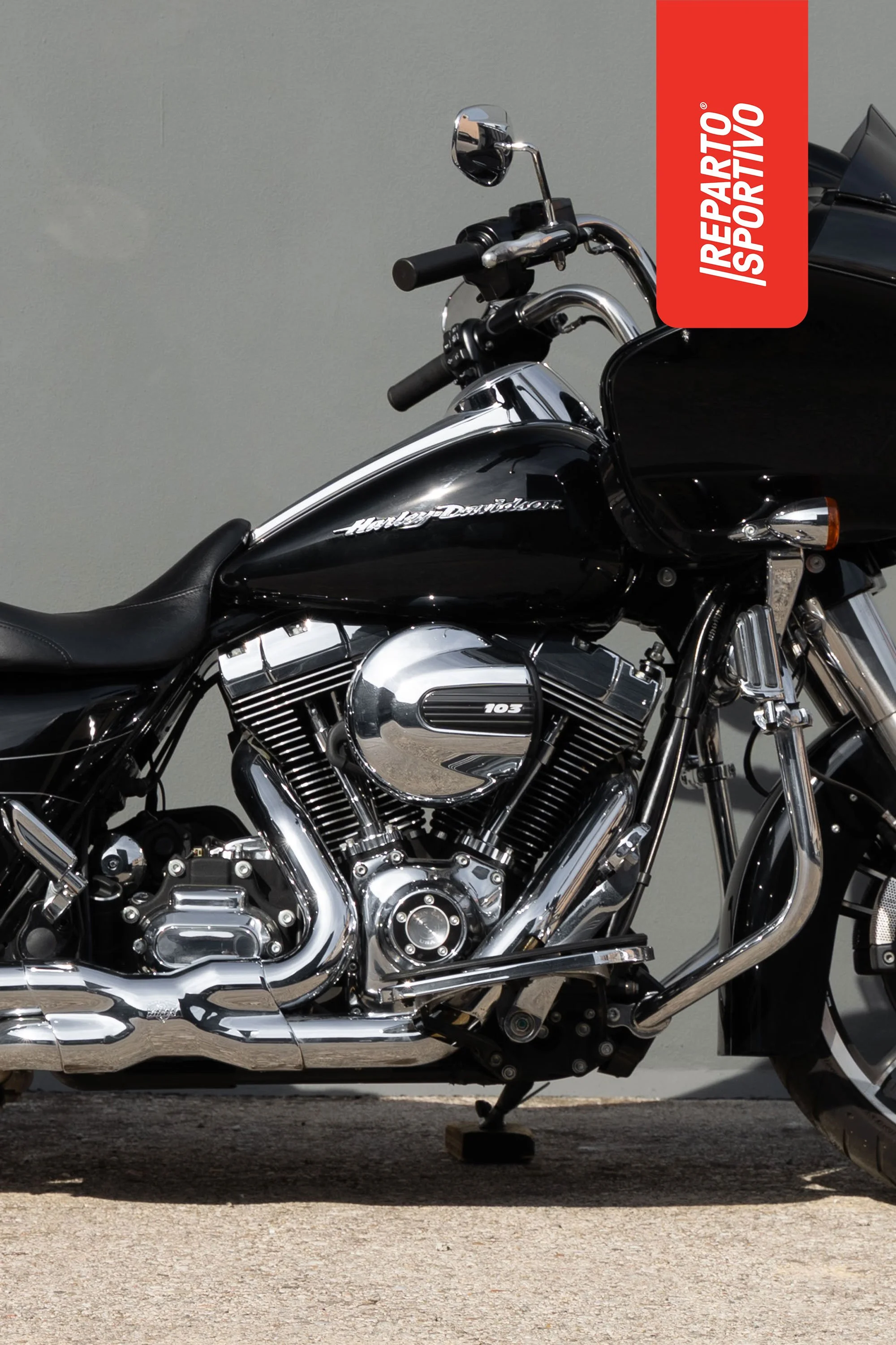 ROAD_GLIDE_03.jpg