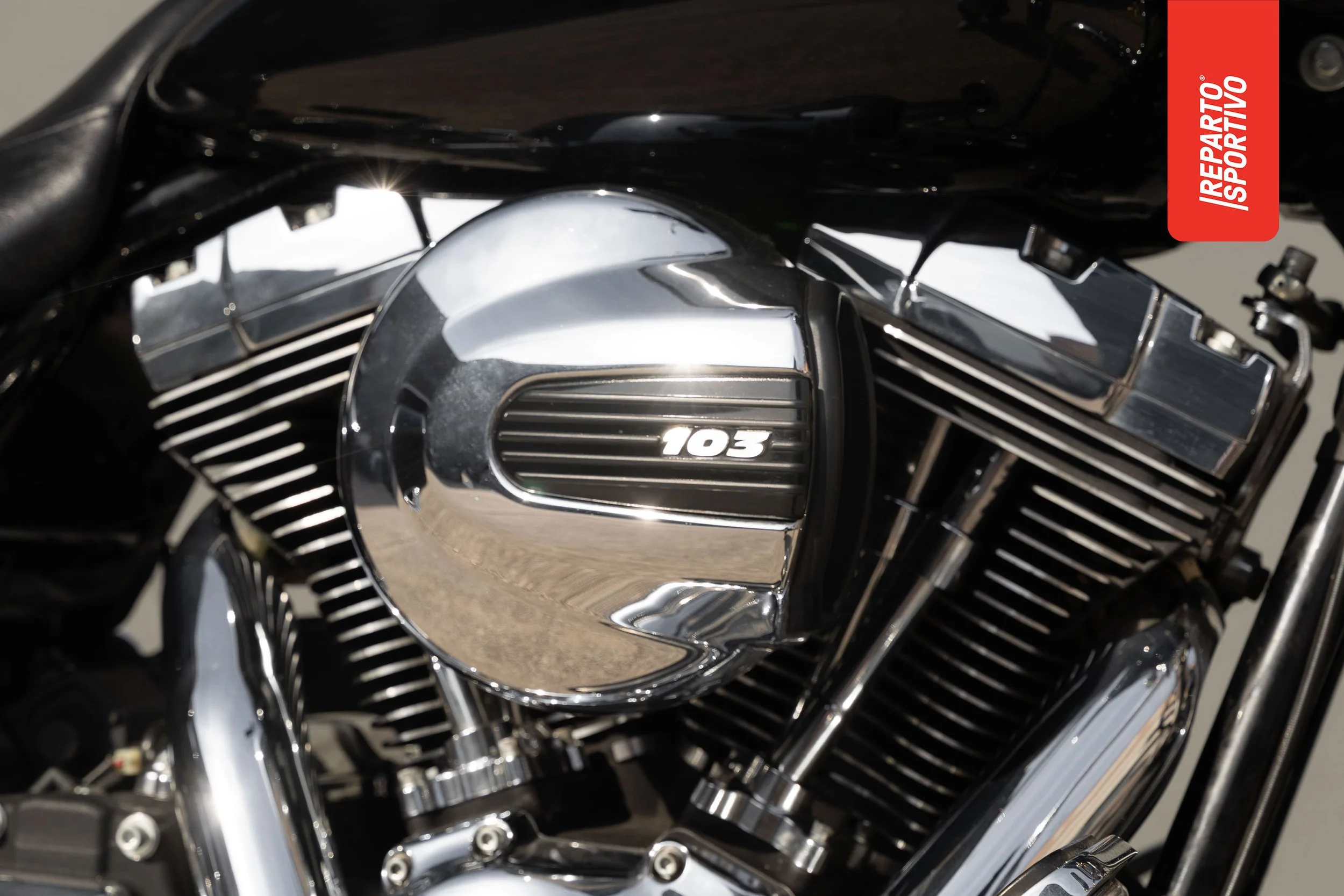 ROAD_GLIDE_11.jpg