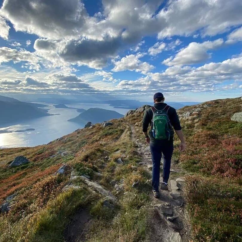 H&oslash;sten, en vakker &aring;rstid i fjellet. Og i Rosendal. Snart er den her!
📷 @celinejessen
*
*
#malmangernuten #rosendal #visitrosendal #visitkvinnherad #visitnorway #fjordnorway #hardanger #fjordsofnorway #travelphotography #wanderlust #oppl