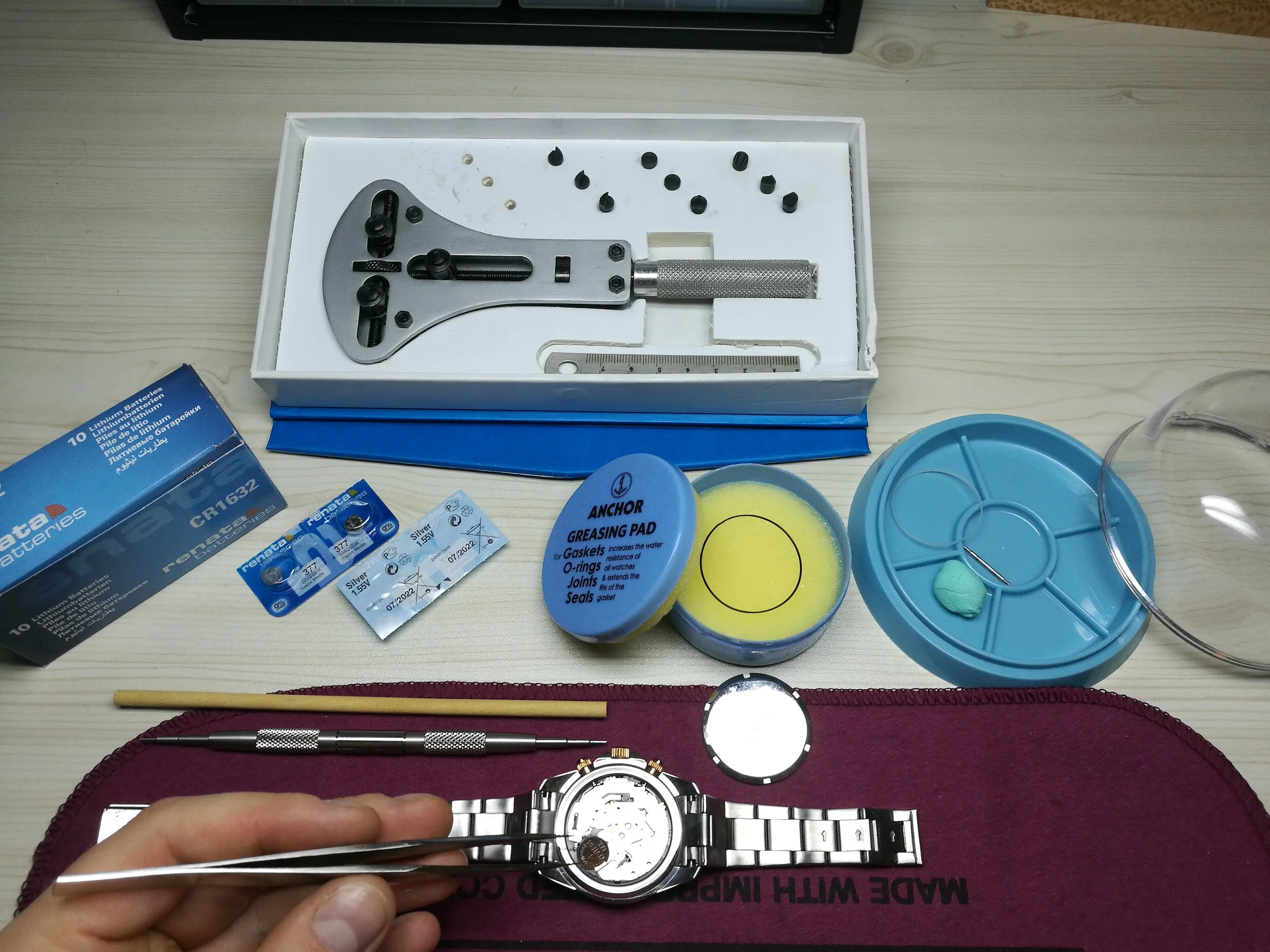 Watch Hub Battery and Resealing