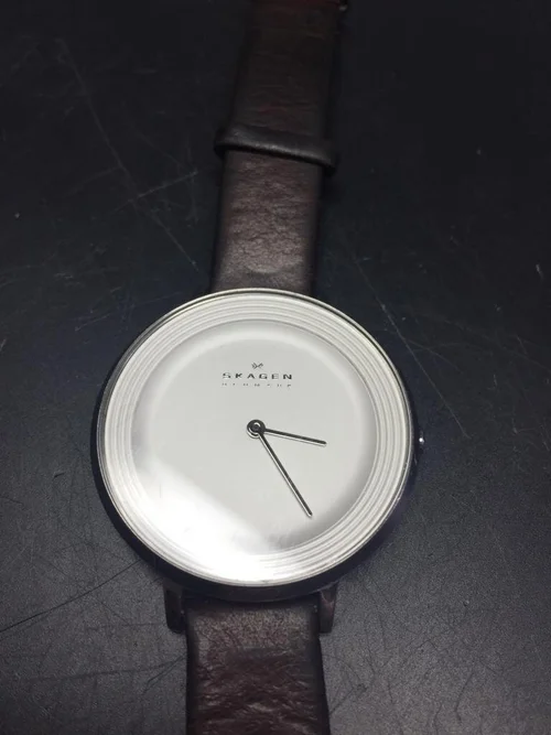 Skagen watch SKW2214 2471410 battery and reseal. Watch repairs by post. Watches Fixed Watch Repairs Latest Watch News Watch Hub