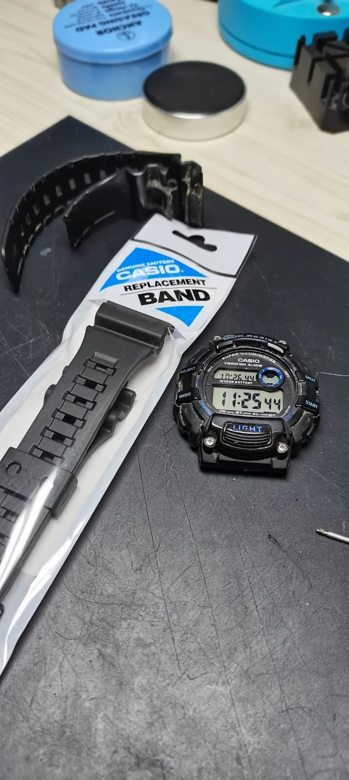 New casio watch strap black resin fitted mud man mud resist.jpeg