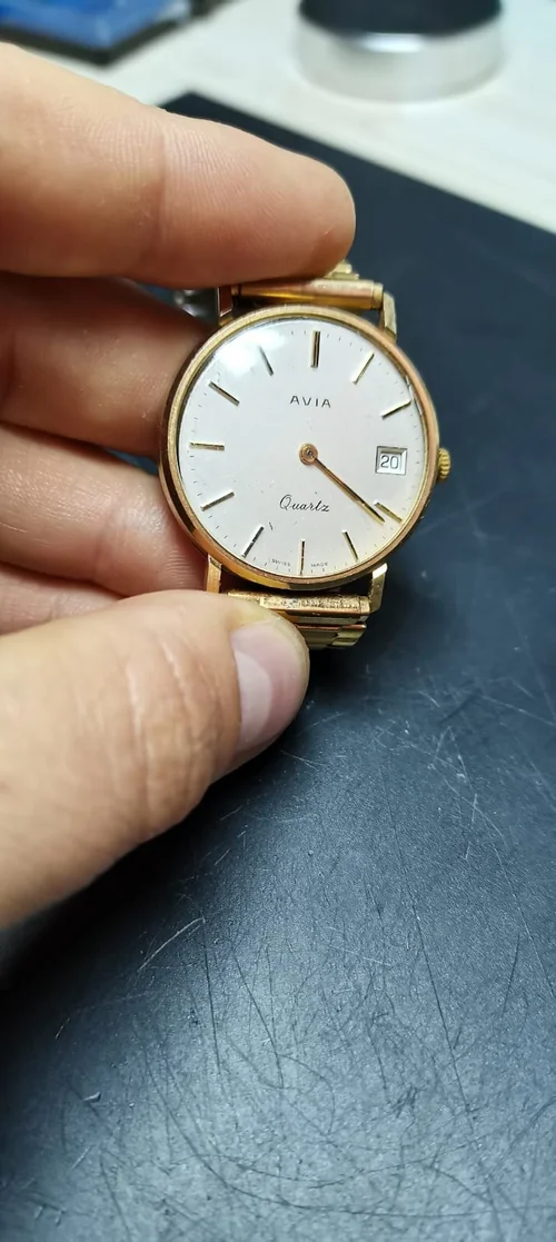 Gold watch repair hotsell