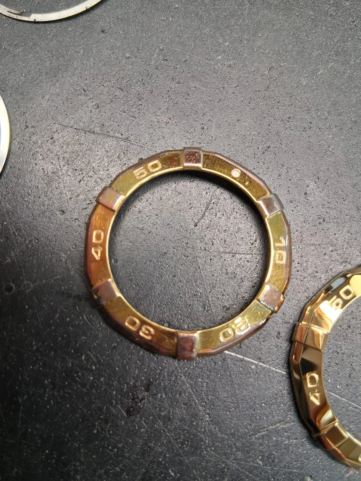 Tag Heuer bezel old and worn