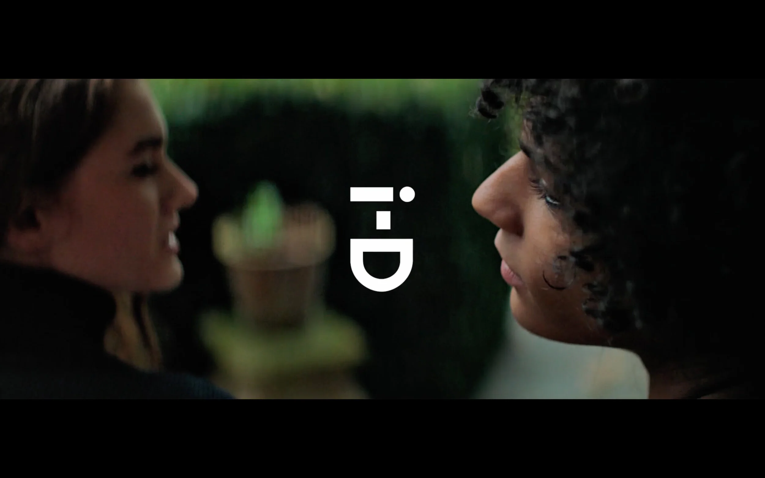 i-DxLoewe_LoveIsEnough_01.jpg