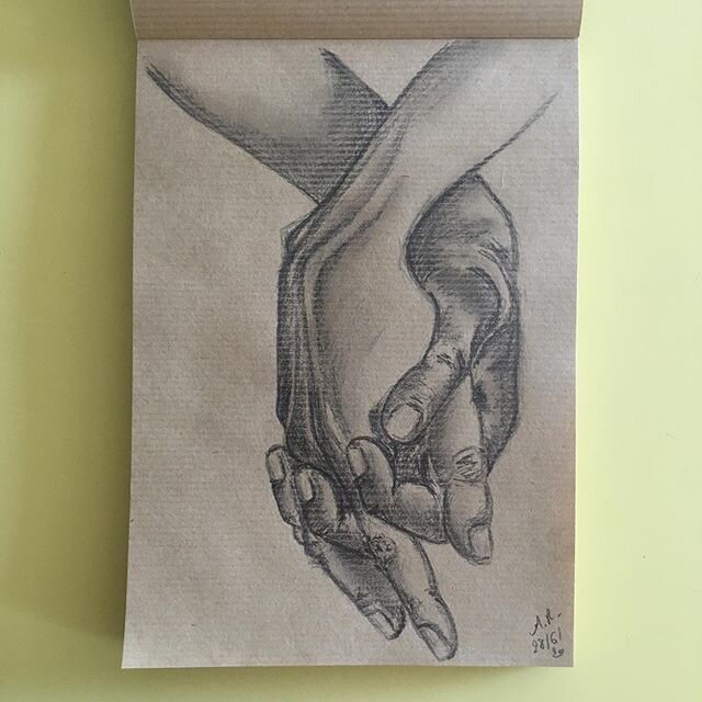 Donne moi ta main

#love #holdinghands
#art #illustration
#drawing #artist #pencildrawing #sketch #winsorandnewton #pencilsketch #clairefontaine #kraft