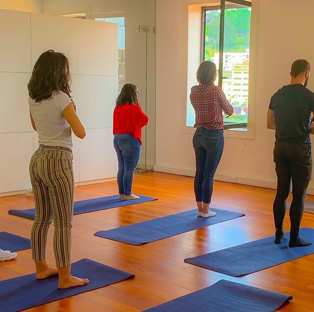 ✅Baggage you don't need to be carrying. Expectations. Anger. Guilt. Negativity. Let go.
.
Not quite the same as being able to do a yoga class together in person- but that keeps us all safe at this moment in time- being able to do yoga at home is a gr