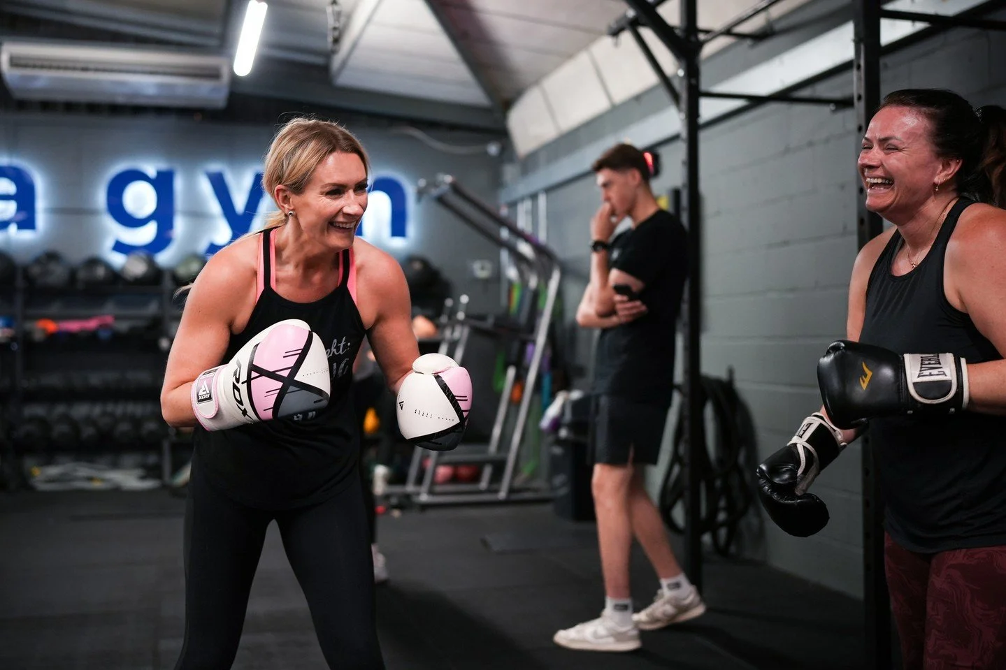 At Unit 7, we take training seriously, but we don&rsquo;t take ourselves too seriously.⁠
⁠
You&rsquo;ll see people chasing PBs, breaking a sweat, pushing limits... and two minutes later they&rsquo;re laughing, talking rubbish, or dancing between sets