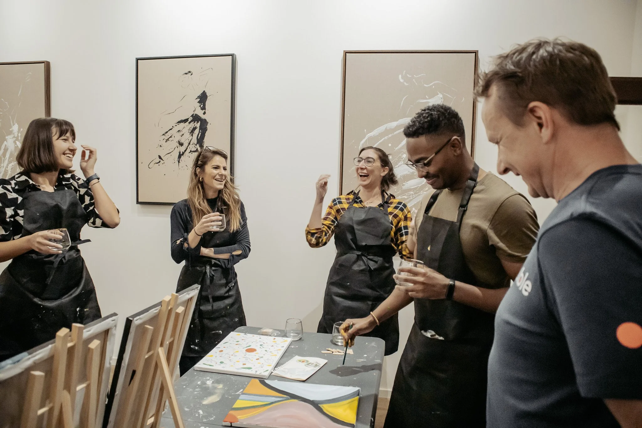 Führungskräfte Workshop kreativ München: Was ein Mal-Event im Team auslösen kann